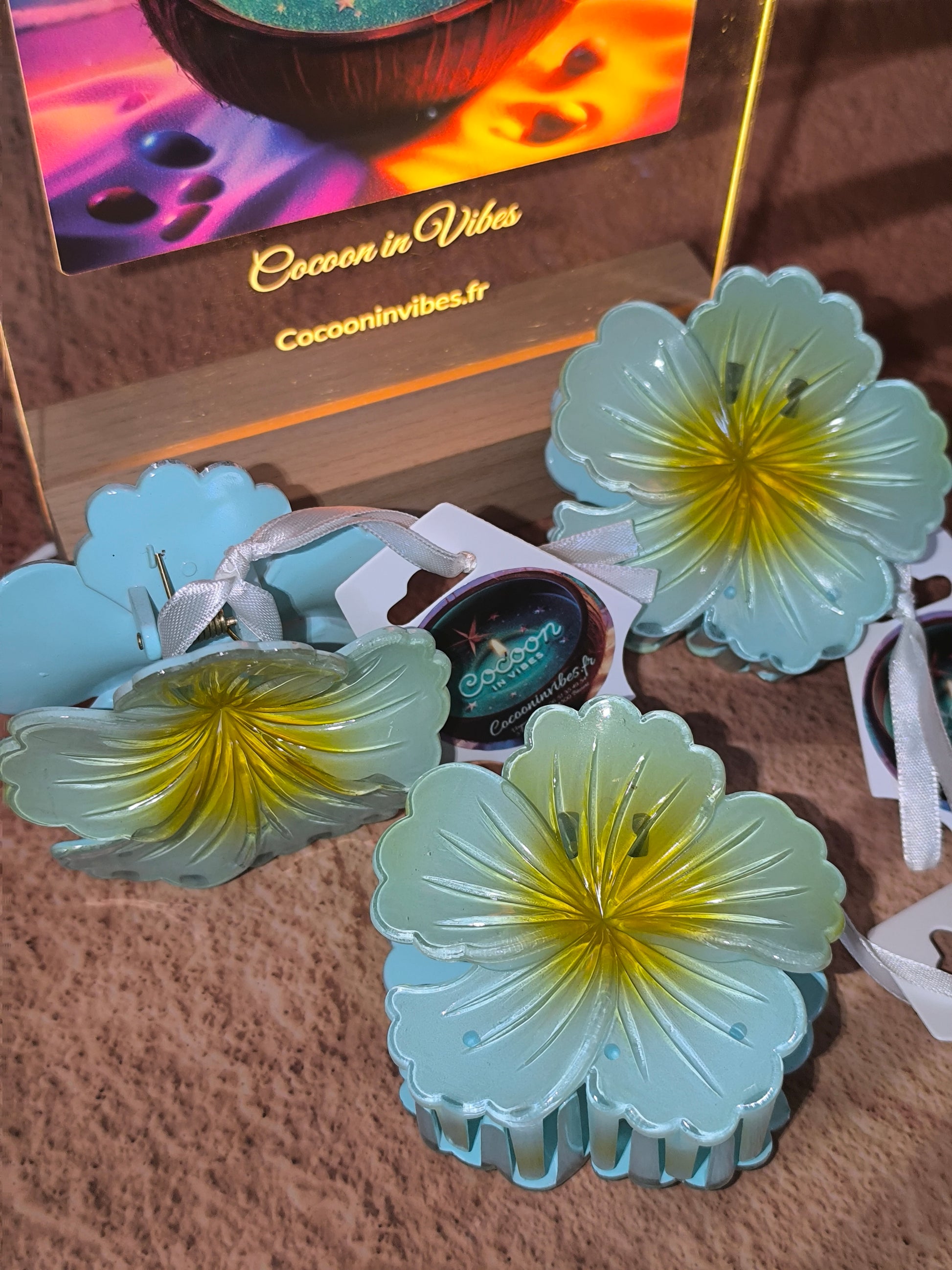 Pince à cheveux Hibiscus 8 cm ~ Bleu Lagon, L’élégance d’une fleur tropicale dans vos cheveux…
