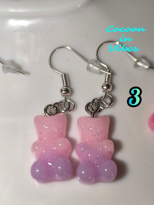 Boucles d’oreilles Nounours Gélifiés – N°3 Rose Claire → Parme Opaque Pailletée (Création artisanale Cocoon In Vibes)