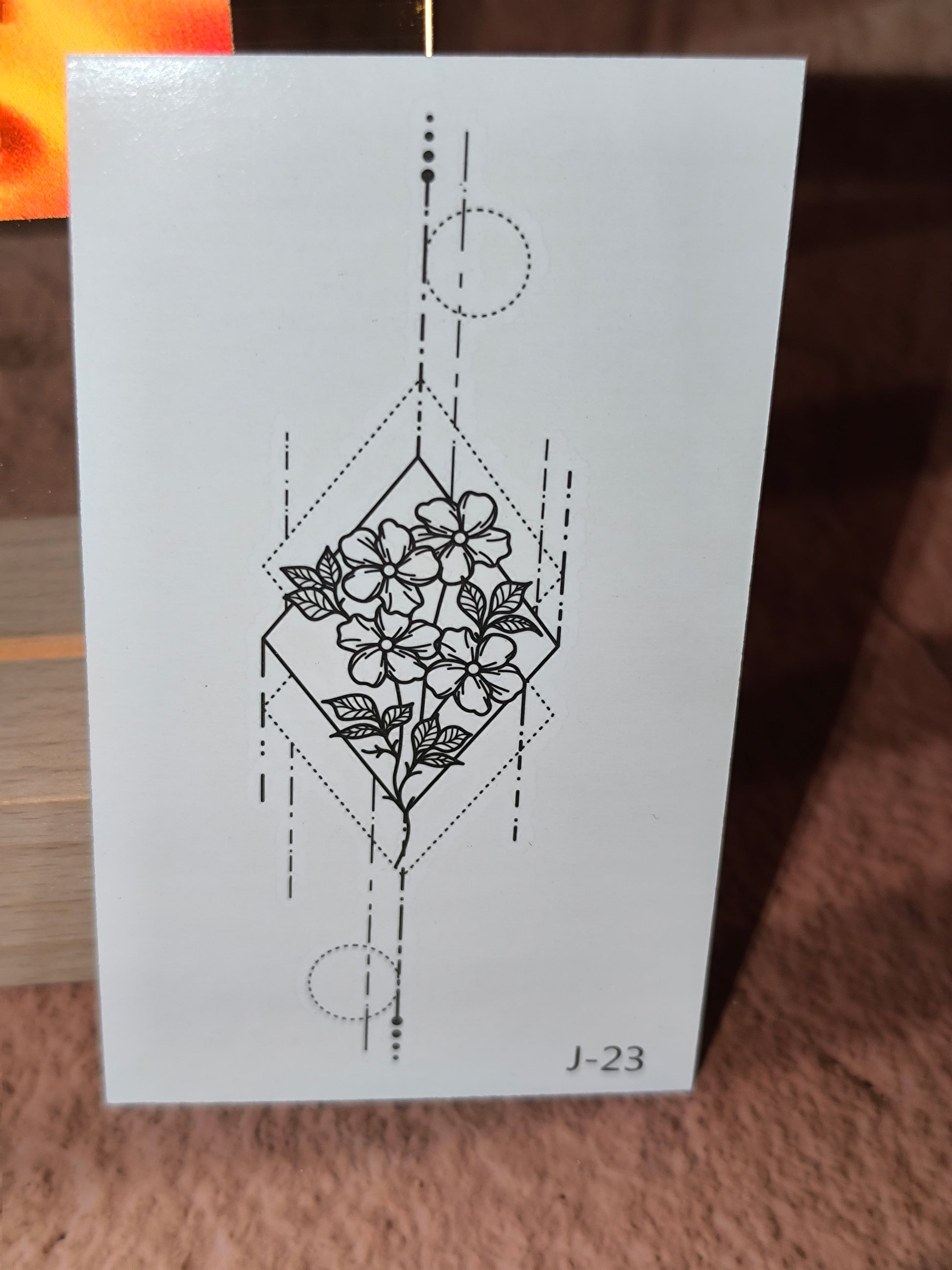 Tatouages Éphémères Spirituels – Fins, Discrets et Inspirants