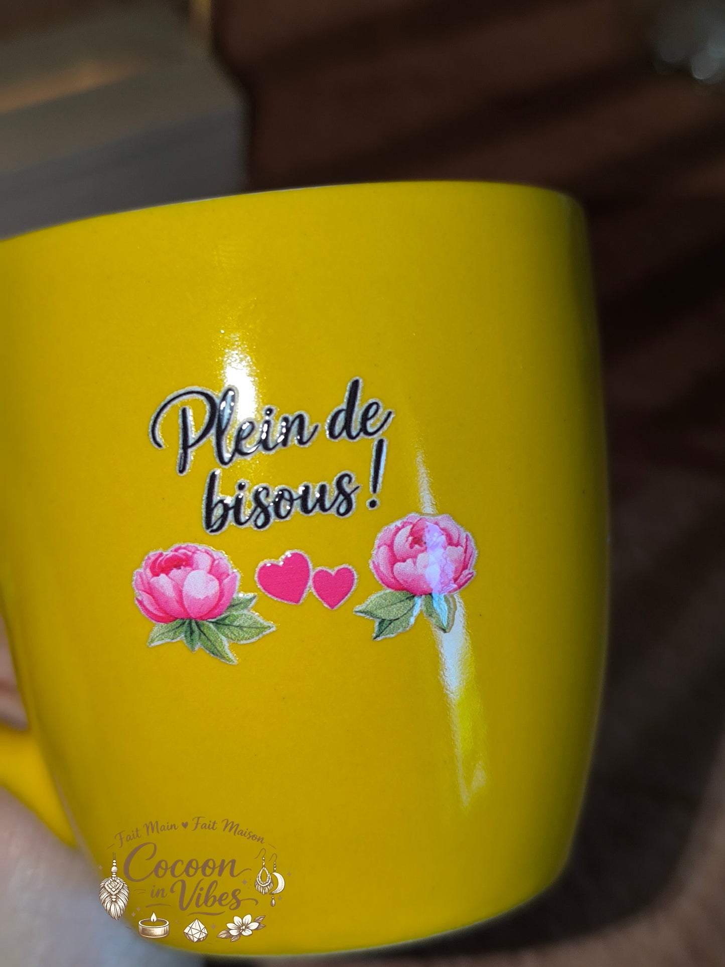Tasse "Fête des Mères" Jaune Solaire – JE T'AIME MAMAN – Pièce unique, création artisanale Cocoon in Vibes