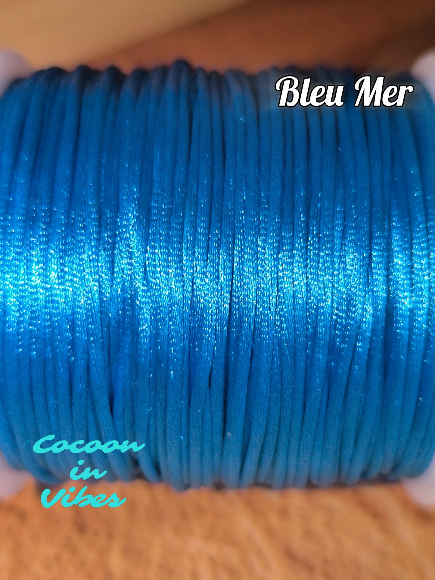 Bracelet Artisanal “Dentelle Satinée" – Parsemé de petits Cœurs