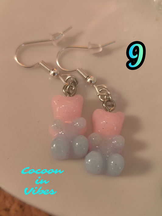 Boucles d’oreilles Nounours Gélifiés – N°9 Rose Pastel → Bleu Pastel Opaque Pailletée (Création artisanale Cocoon In Vibes)