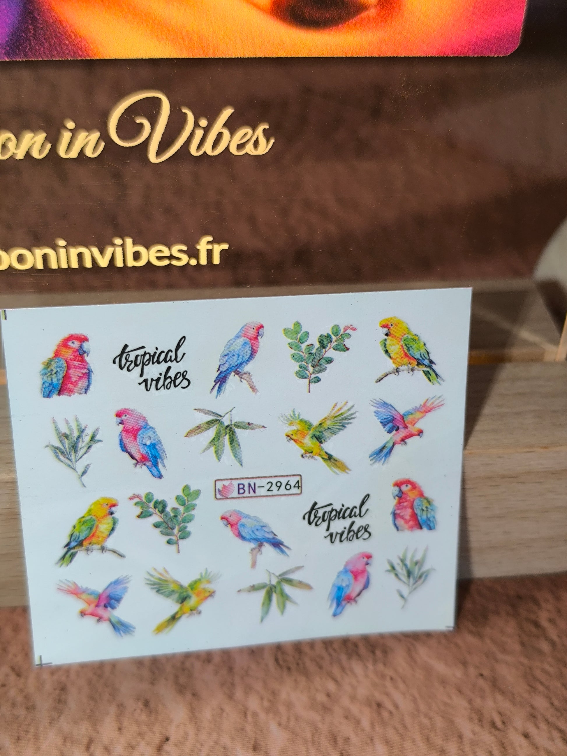 Stickers Ongles Oiseaux Tropicaux - Un paradis exotique… posé sur vos ongles