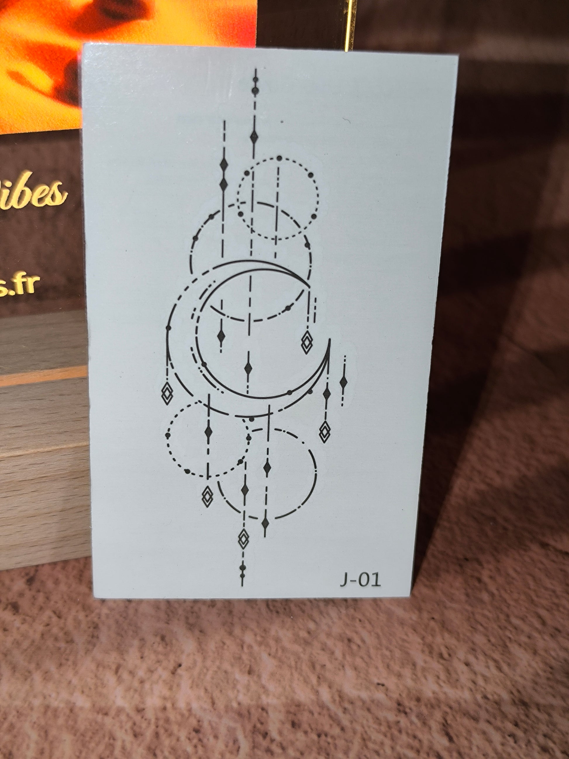 Tatouages Éphémères Spirituels – Fins, Discrets et Inspirants
