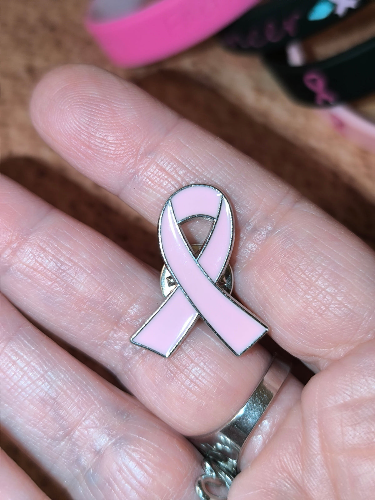 Pin's Ruban Rose Engagé – Collection Octobre Rose