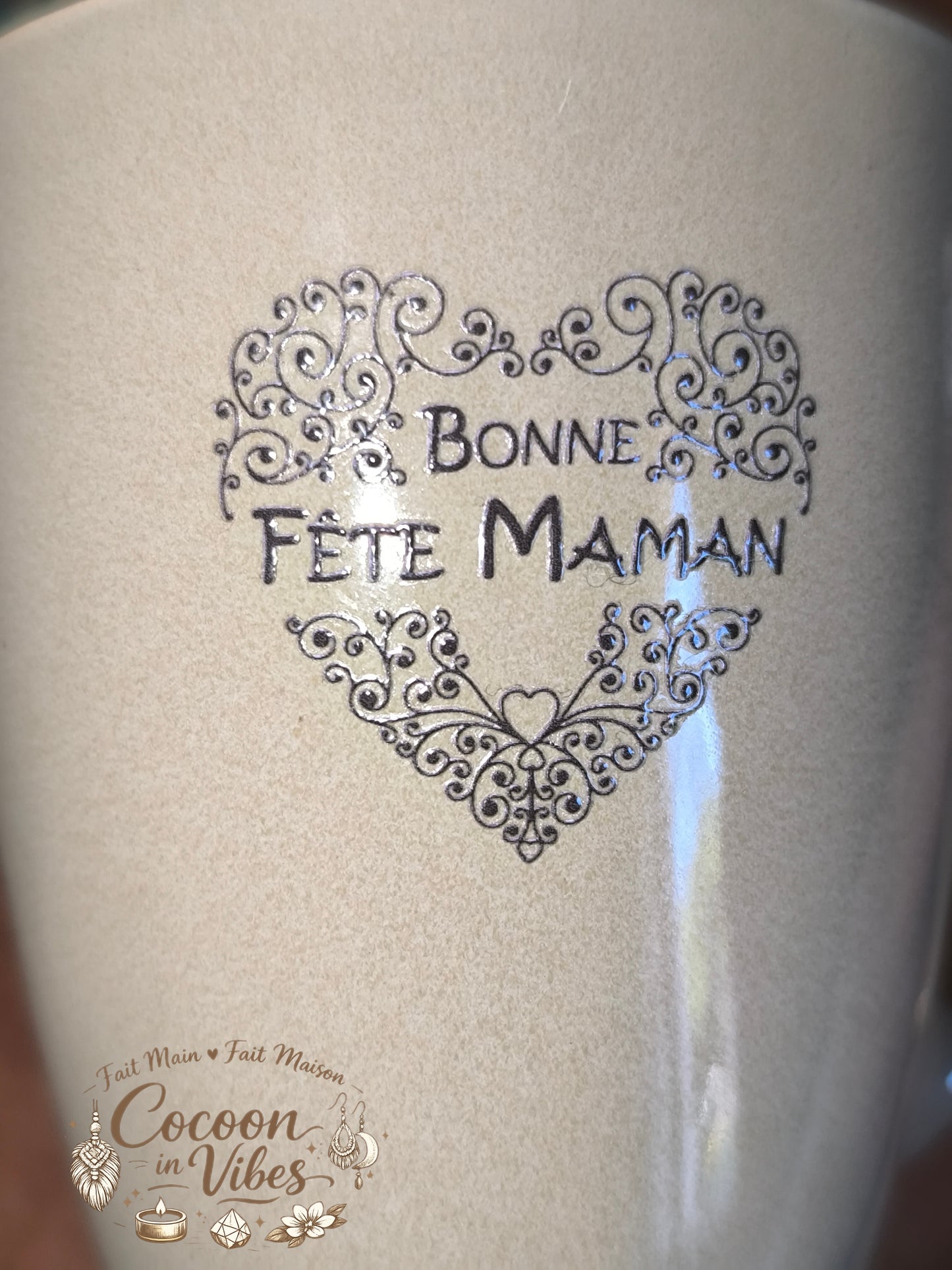 Tasse "Fête des Mères" Beige Sable – MOM'S LOVE – Pièce unique, création artisanale Cocoon in Vibes