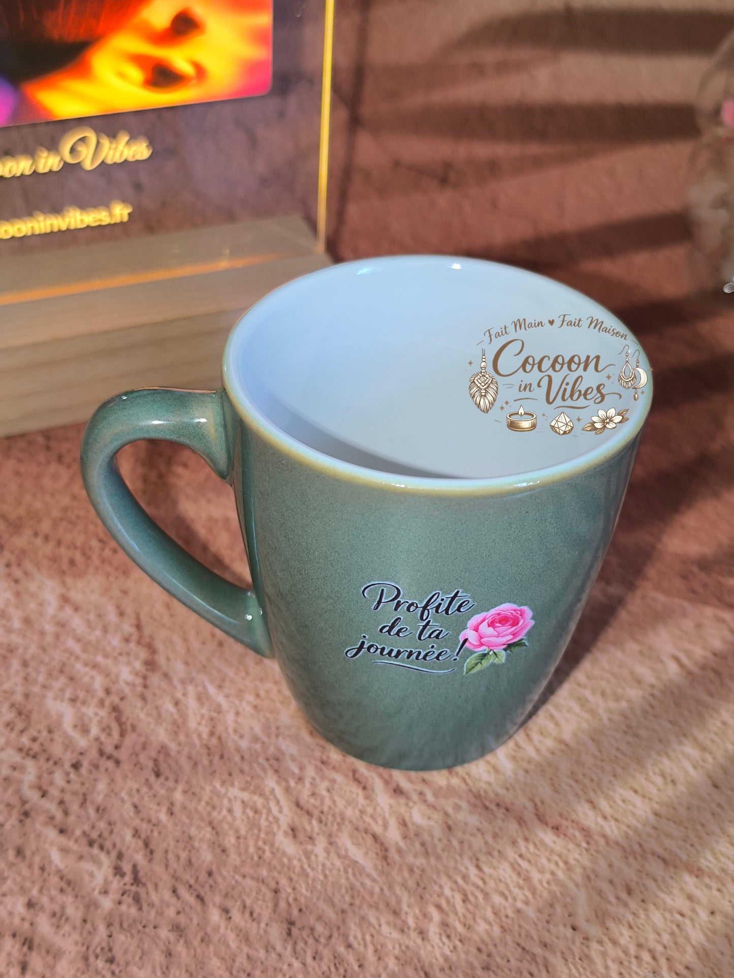 Tasse "Fête des Mères" Vert Gris – BONNE FÊTE MAMAN ! – Pièce unique, création artisanale Cocoon in Vibes