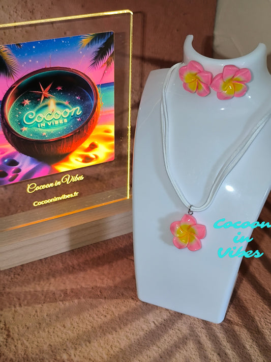 Parure collier et boucles d'oreilles Fleur de Monoï – Le souffle des iles autour de vous