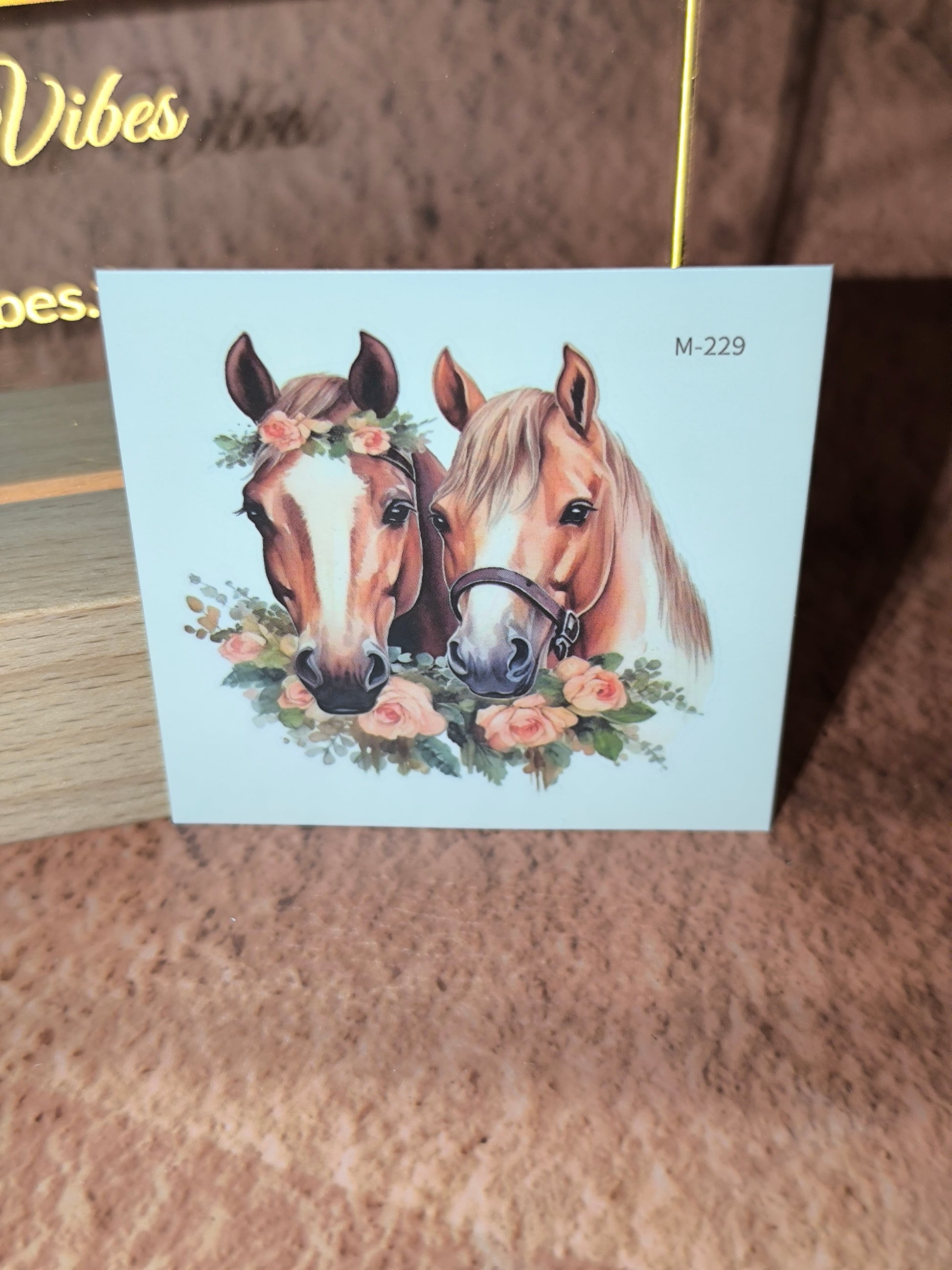 Tatouages Éphémères Chevaux & Fleurs – L’Esprit Libre sur la Peau