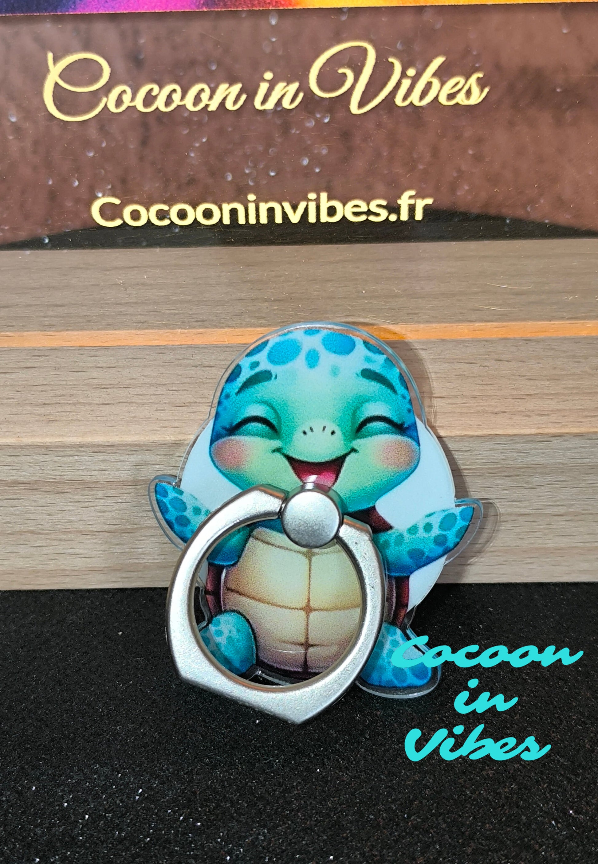Anneau de téléphone – Tortue Sourire des Lagons, Un petit concentré de bonheur venu tout droit de l’océan...