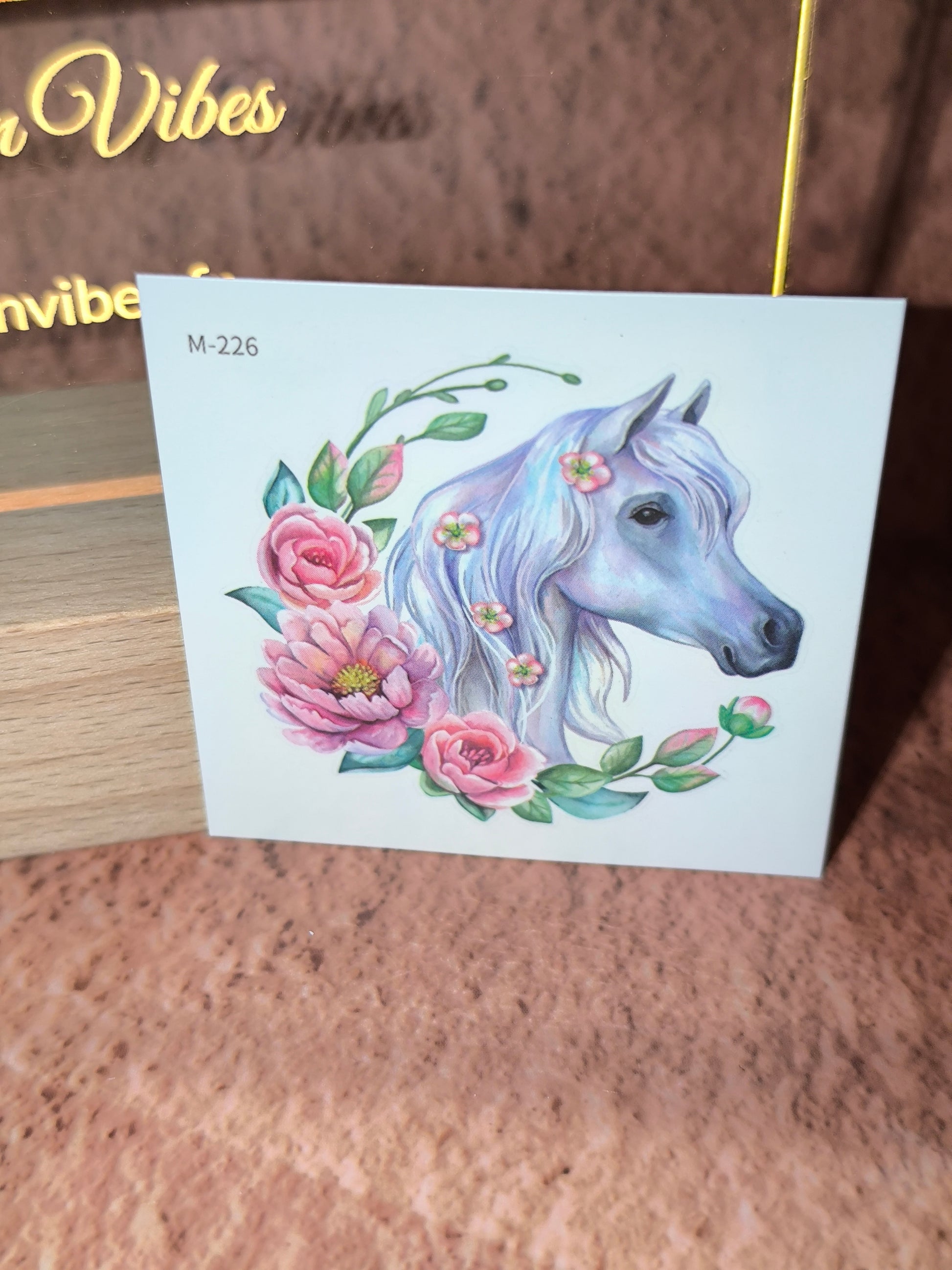 Tatouages Éphémères Chevaux & Fleurs – L’Esprit Libre sur la Peau