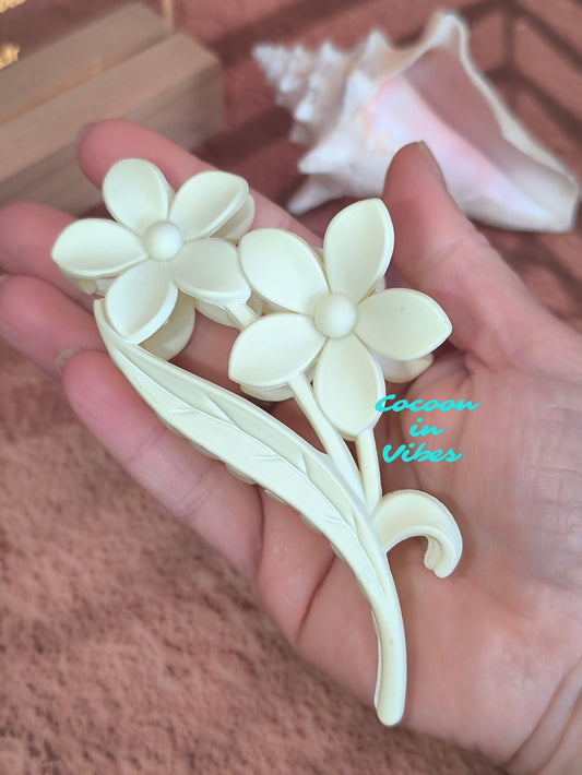 Grande pince à cheveux Duo de Fleurs – Coloris Chantilly (11,5 cm x 5,5 cm)