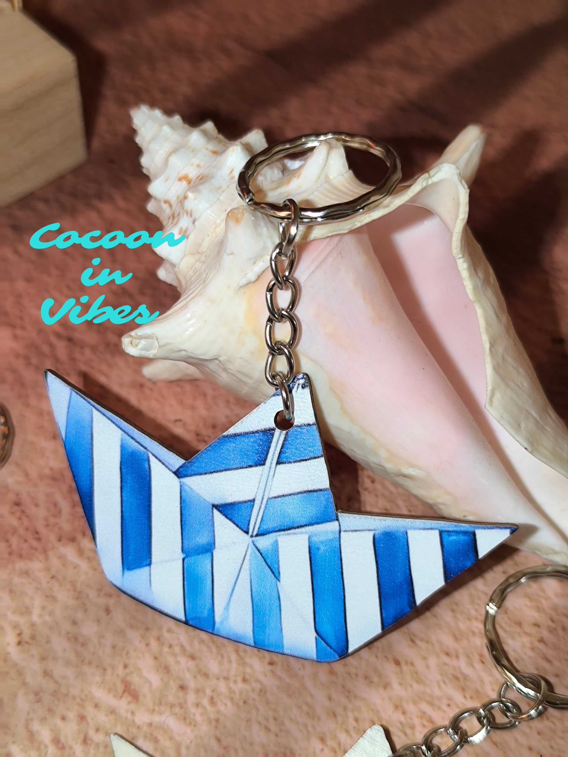 Porte-clé artisanal création Cocoon in Vibes – Bateau Rayé Bleu