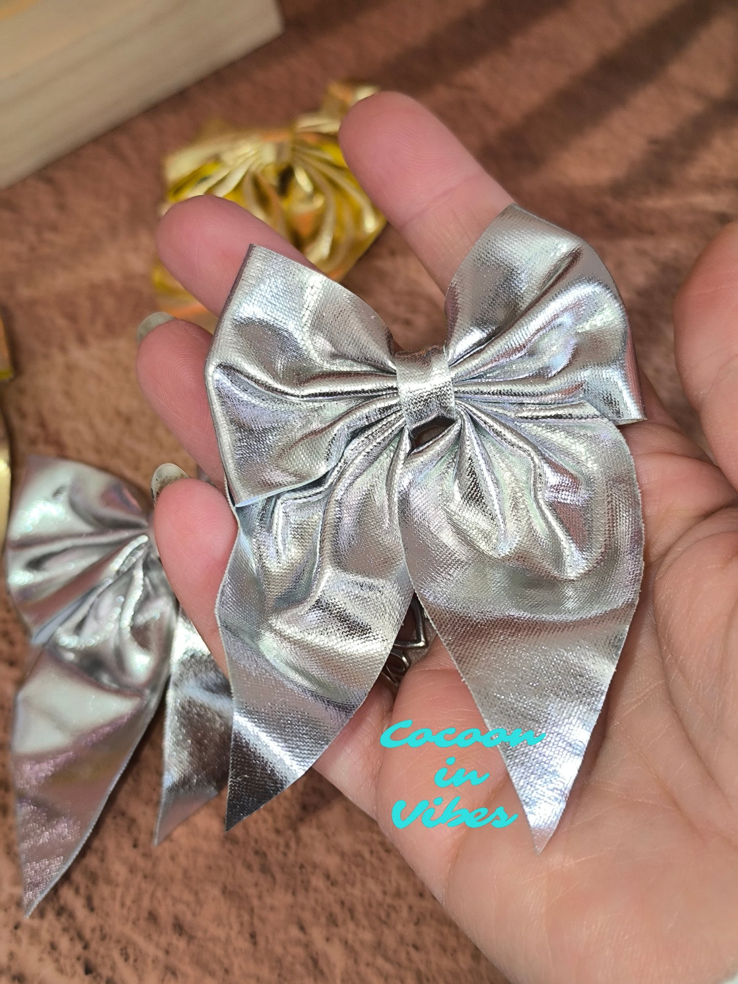 Pince à cheveux nœud métallisé – Doré ou Argenté