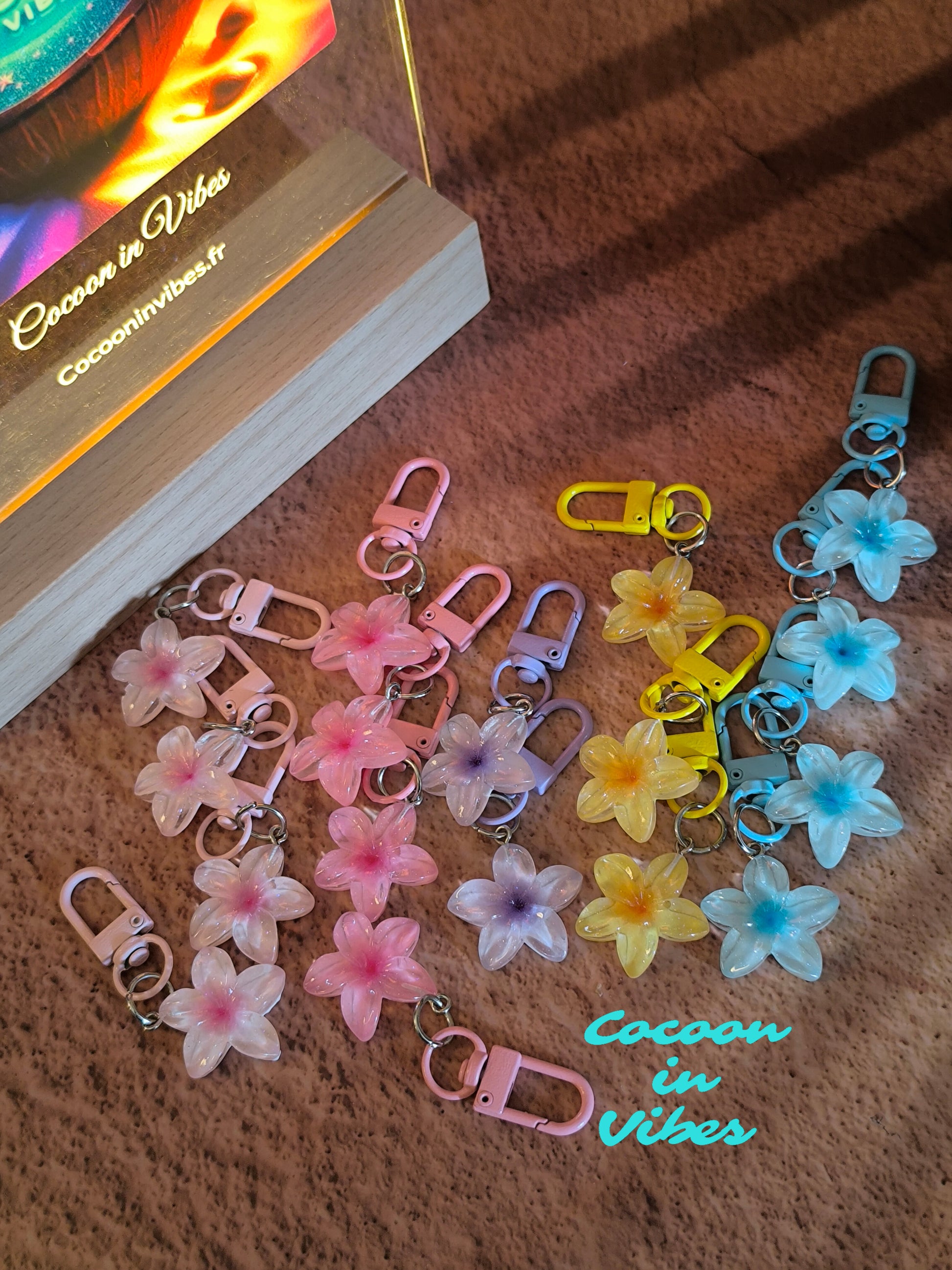 Bijou de Sac / Porte-Clés Fleur de Monoï – L’essence des iles toujours avec vous