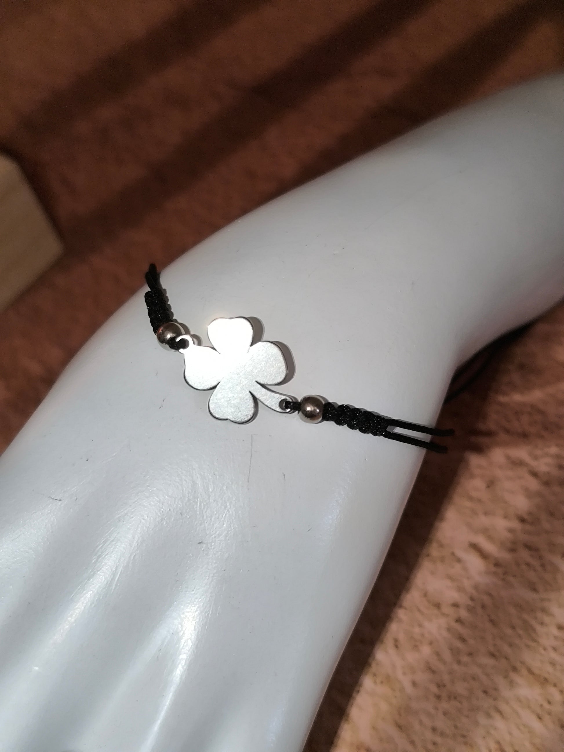 Bracelet Plaque finement Découpée en acier inoxydable – Petit Trésor à Porter
