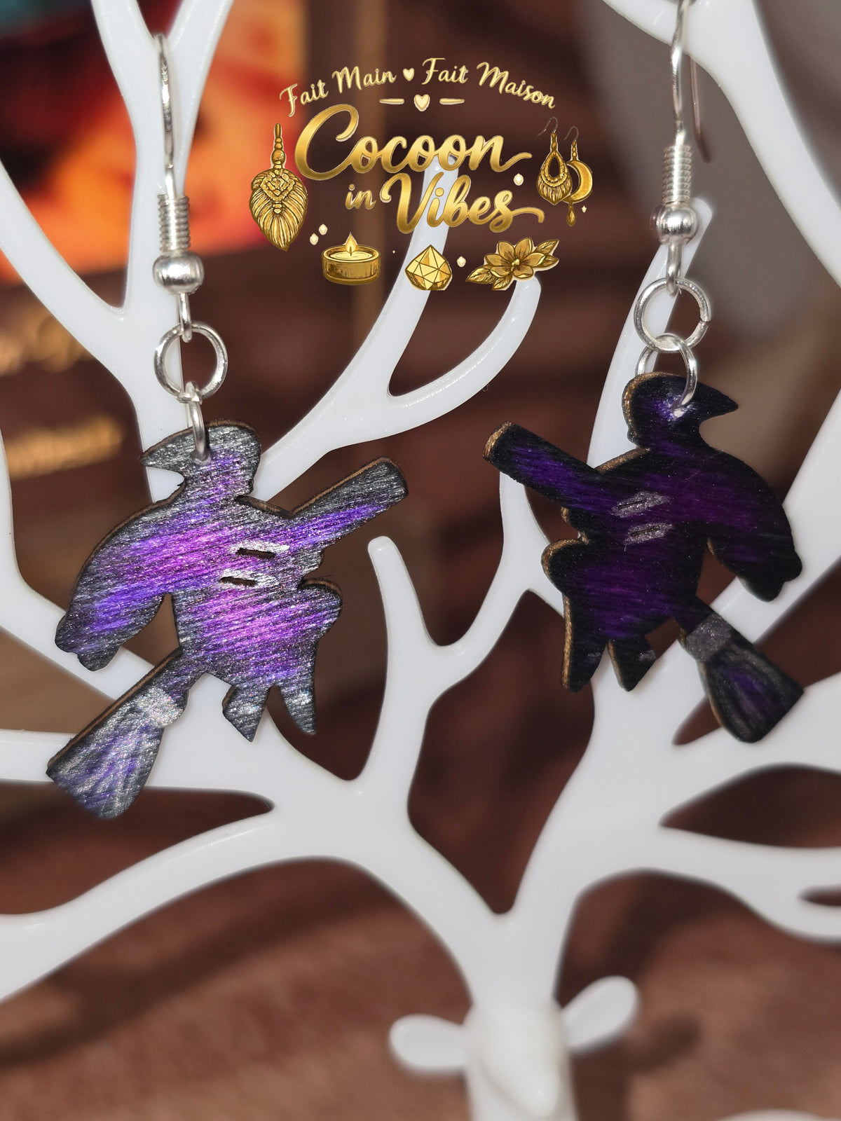 Boucles d'oreilles Artisanales en Bois « Sorcière Envoûtante » - Collection Éphémère Halloween