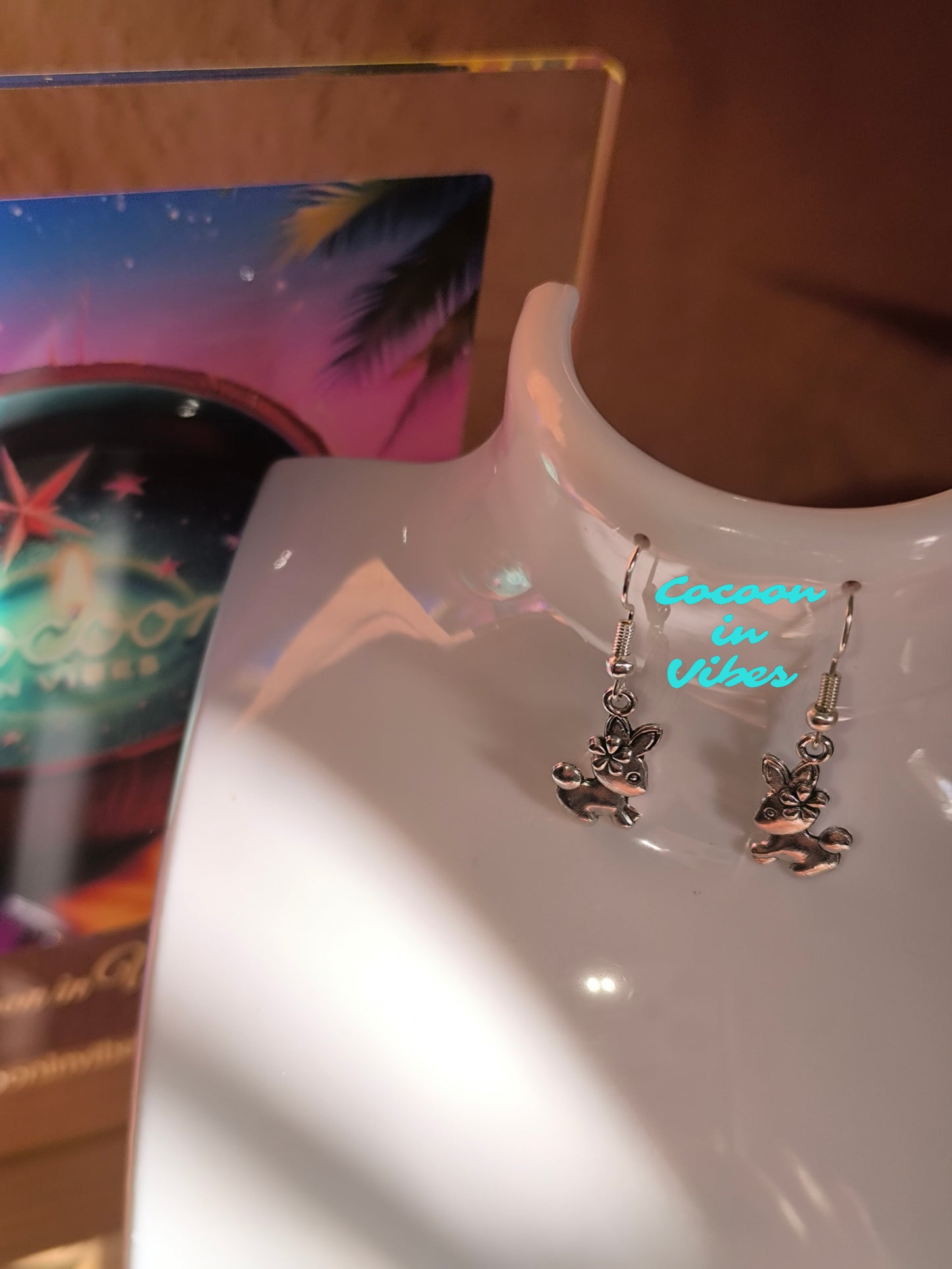 Boucles d’oreilles artisanales Lapin Printanier – Création Cocoon in Vibes ÉDITION LIMITÉE – Acier inoxydable hypoallergénique