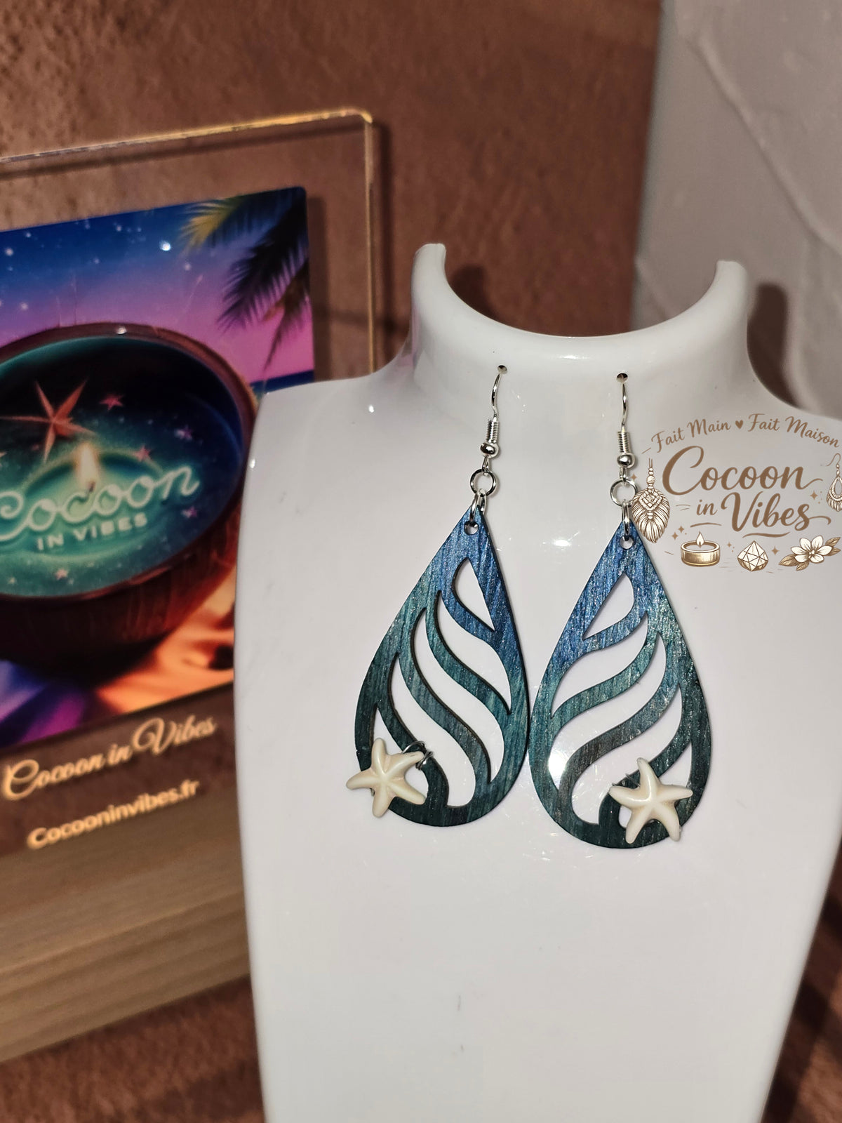 Boucles d'oreilles artisanales en bois "Trésor des Flots"