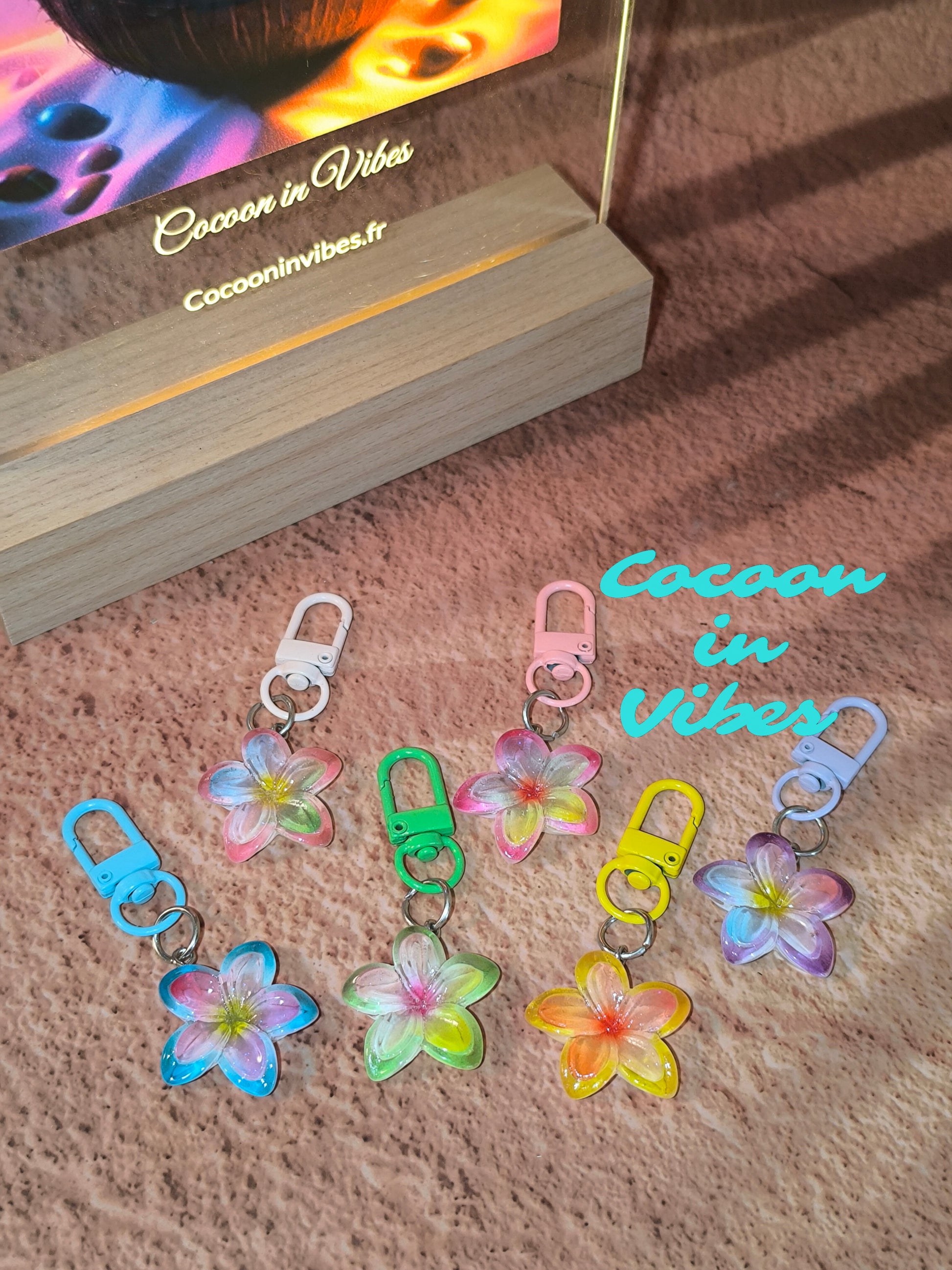 Bijoux de sac / Porte-clés Fleur de Monoï Multicolore - Éclat des îles au bout de vos clés