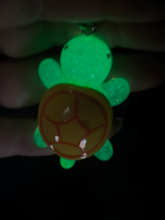 Bijoux de sac / Porte-clés Tortue de Terre Colorée Phosphorescente – Un petit compagnon lumineux à emporter partout