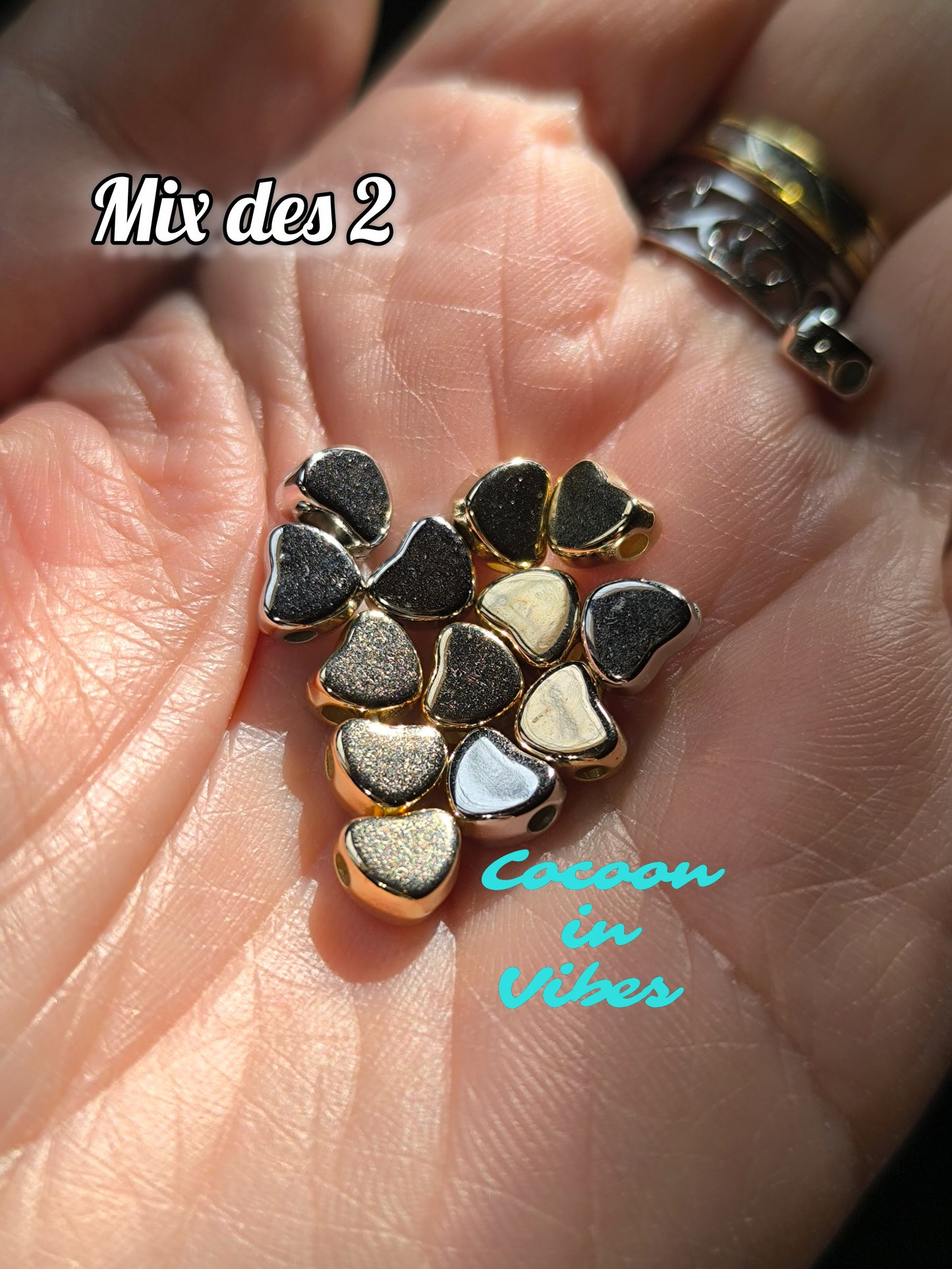 Bracelet Artisanal “Dentelle Satinée" – Parsemé de petits Cœurs