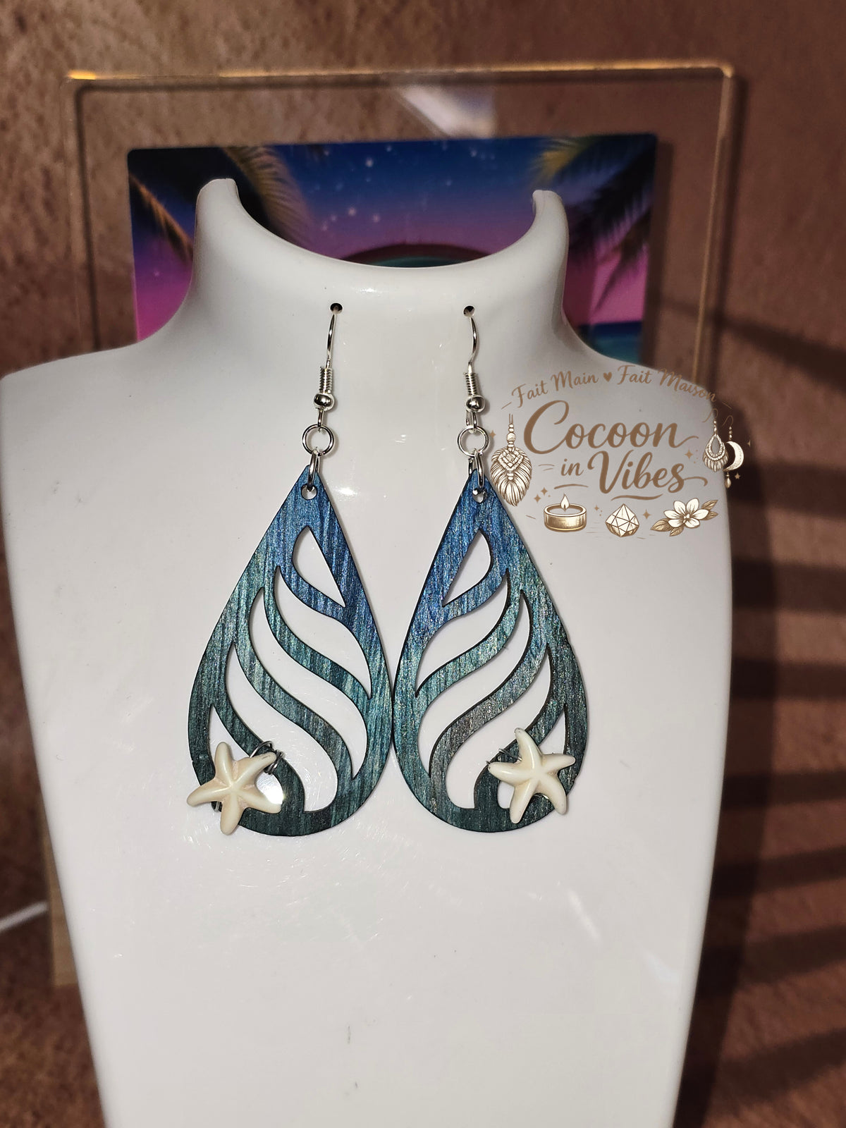Boucles d'oreilles artisanales en bois "Trésor des Flots"