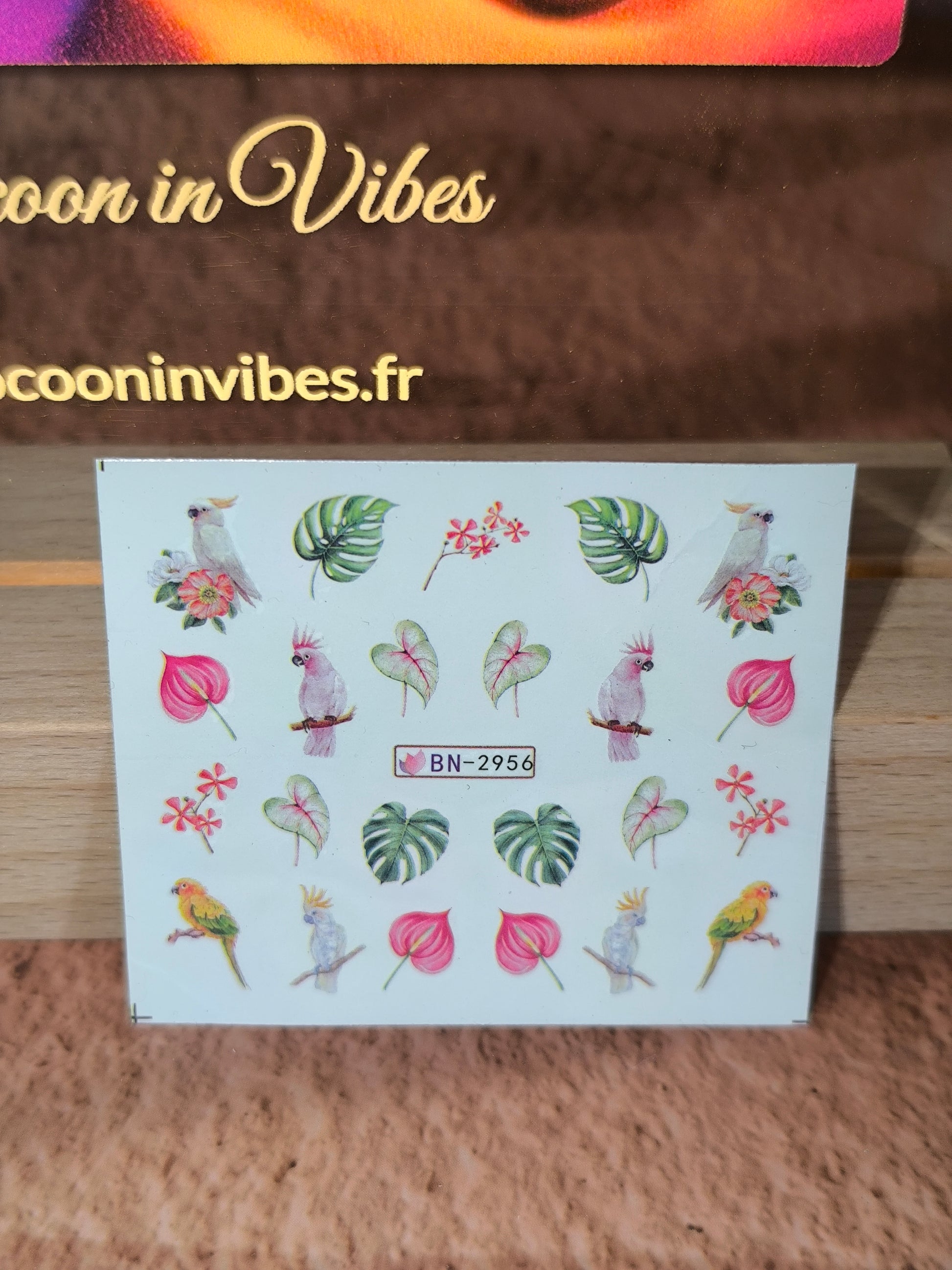 Stickers Ongles Oiseaux Tropicaux - Un paradis exotique… posé sur vos ongles