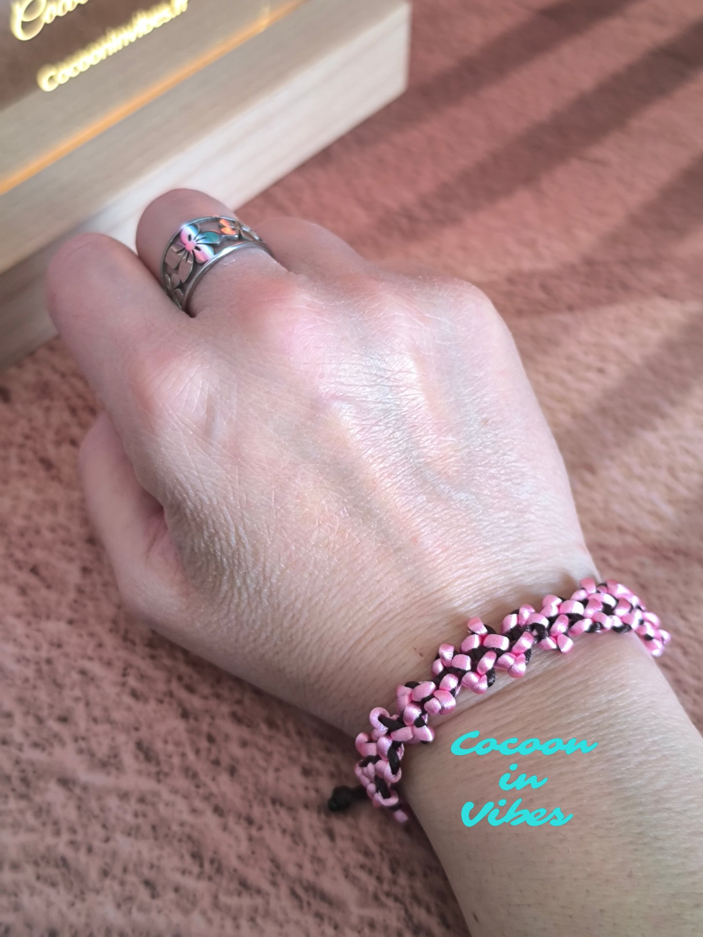 Bracelet “Sakura” – Création artisanale en macramé