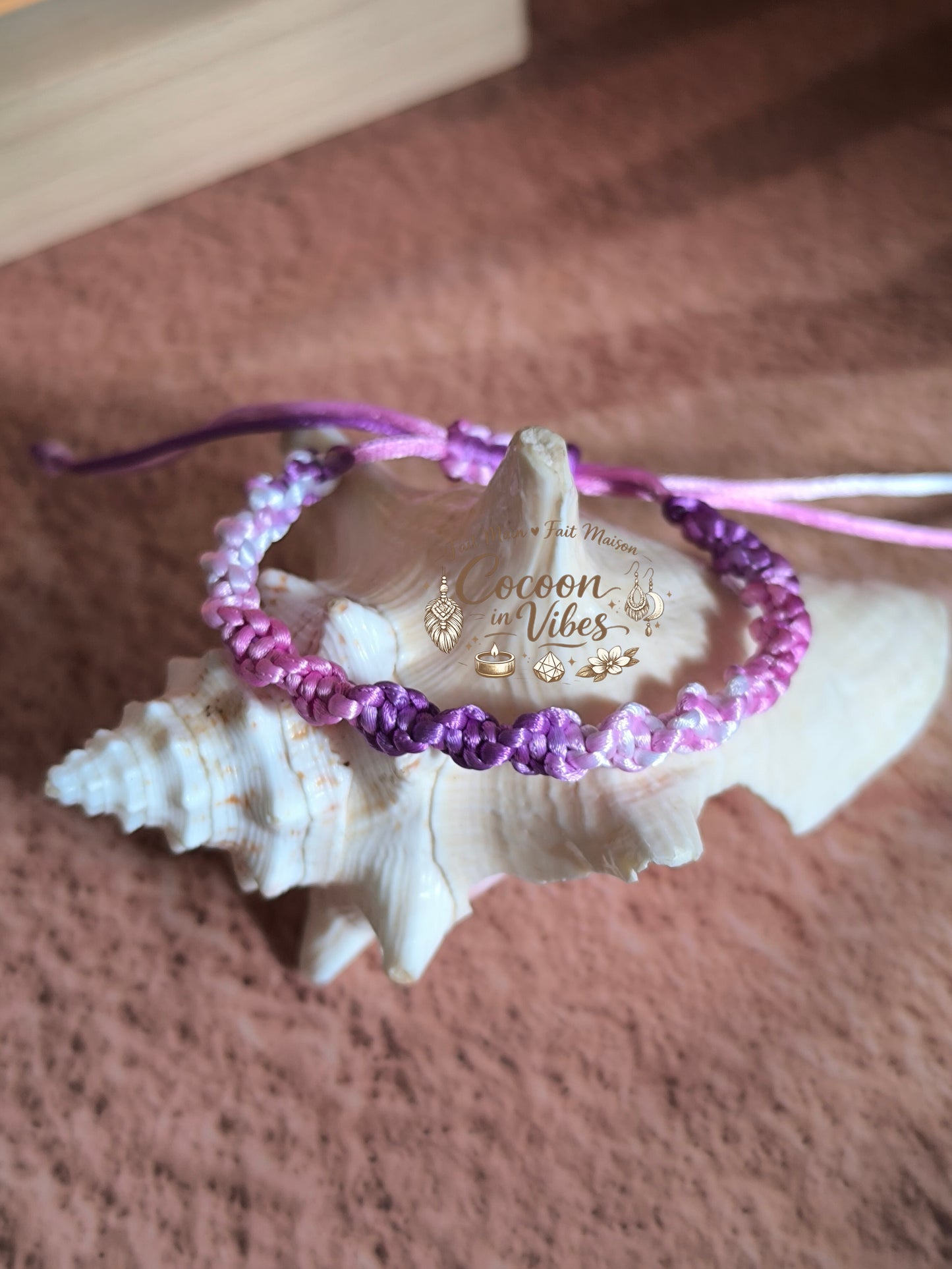 Bracelet Arc-en-Ciel Torsadé – Création Artisanale en Macramé