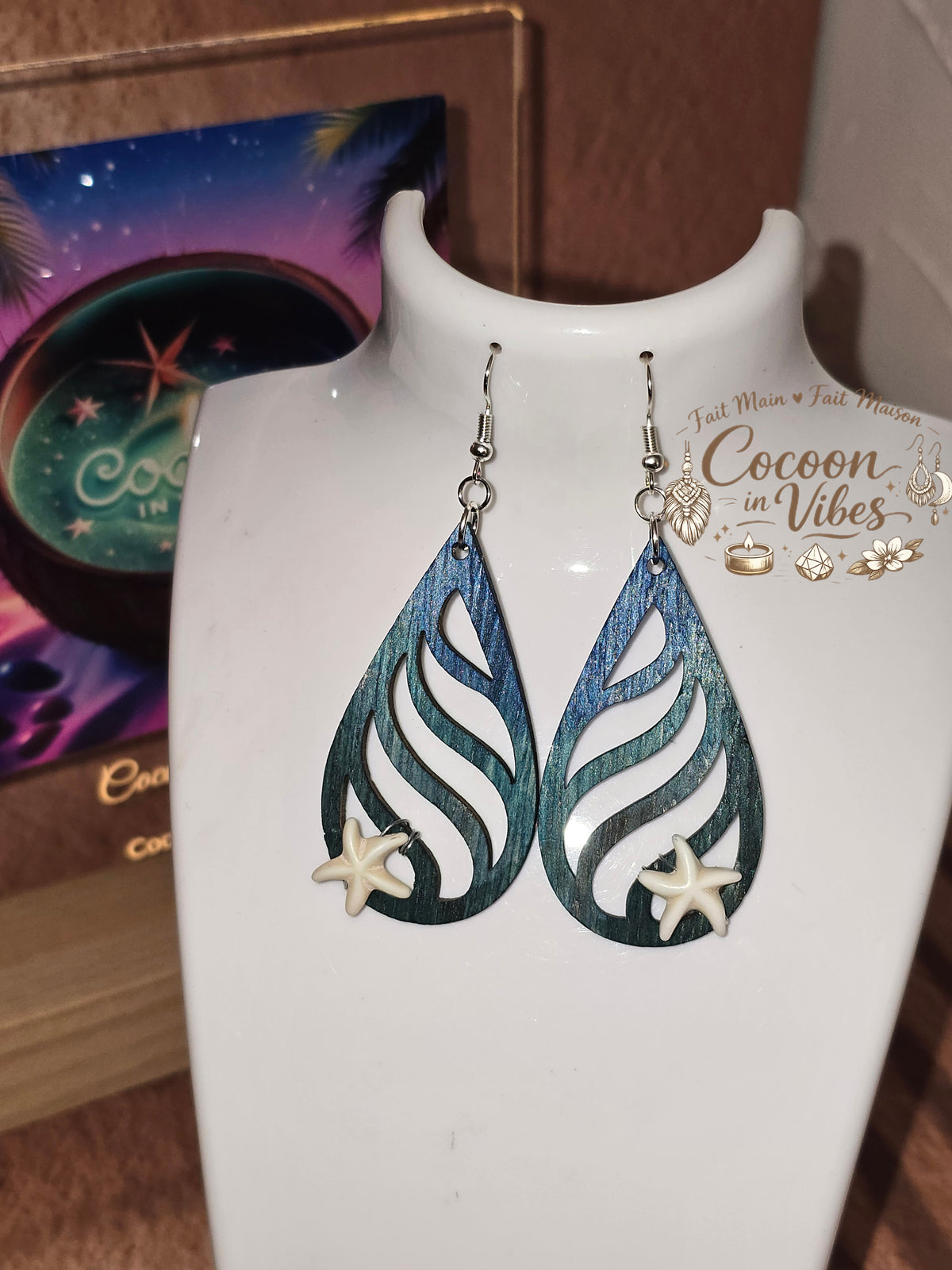 Boucles d'oreilles artisanales en bois "Trésor des Flots"