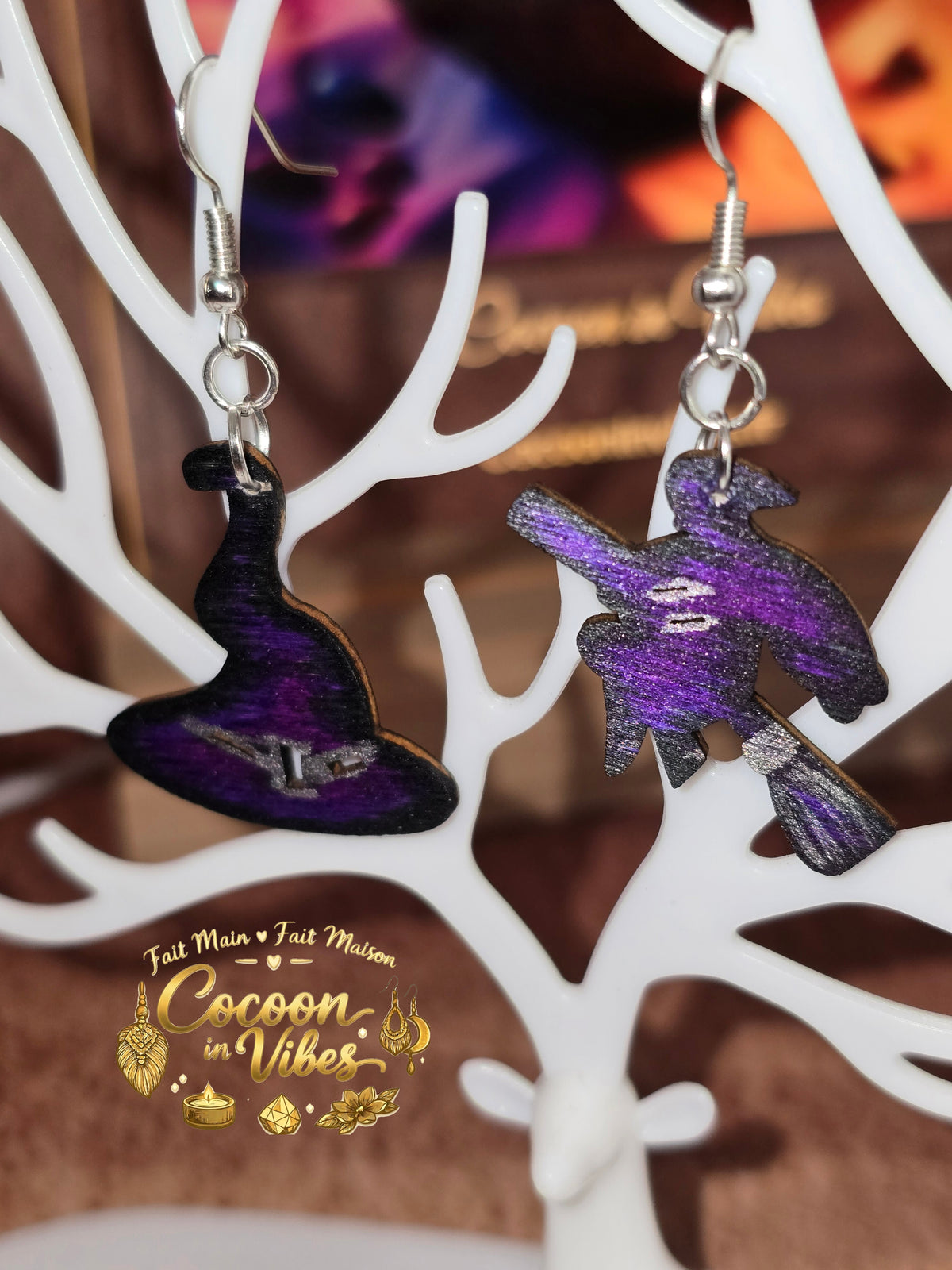 Boucles d'oreilles Artisanales en Bois « Mix Duo Sorcière & Chapeau Envoûtant » - Collection Éphémère Halloween