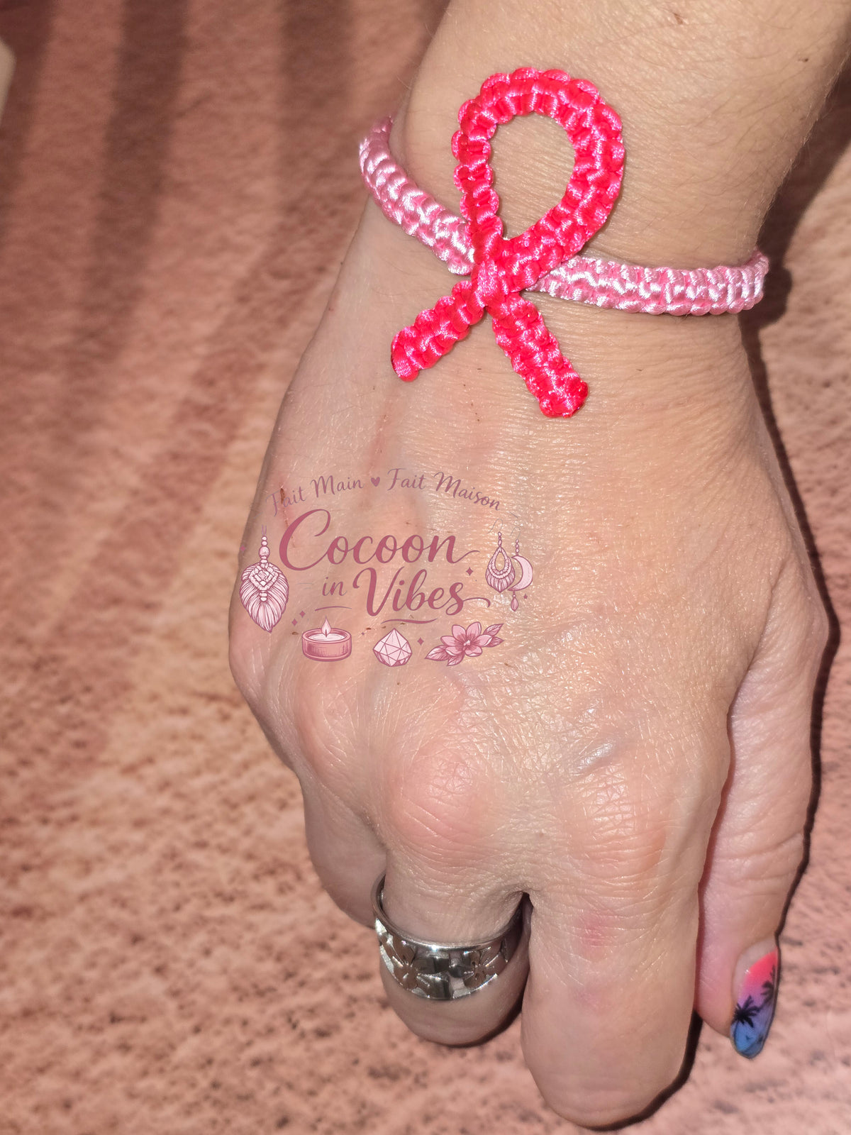 Bracelet Artisanal en Macramé Solidaire – Octobre Rose