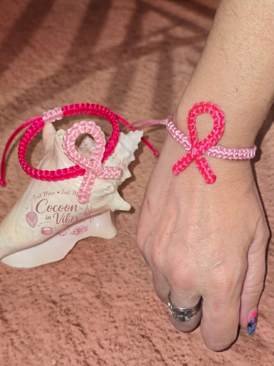 Bracelet Artisanal en Macramé Solidaire – Octobre Rose