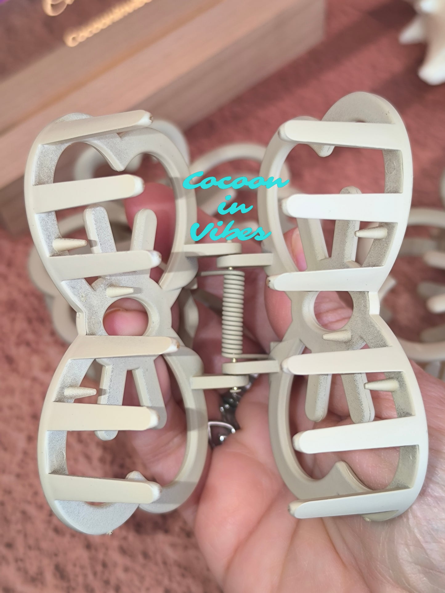 Grande pince cheveux Nœud Kawaii – Vanille (9 cm x 6 cm)