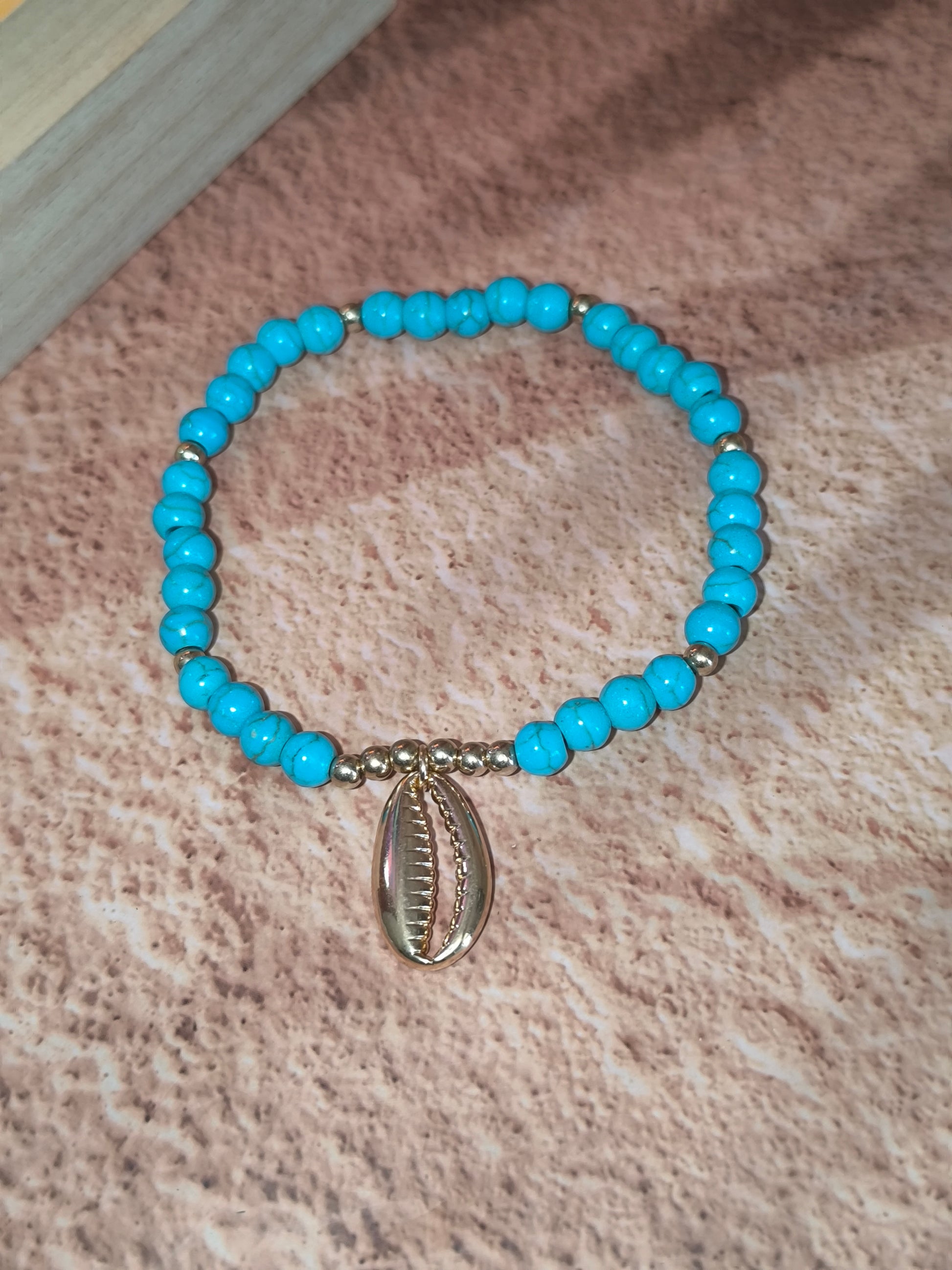 Chaine de Cheville Bohème – Turquoise, Céramique & Pendentifs Marins
