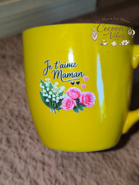 Tasse "Fête des Mères" Jaune Solaire – JE T'AIME MAMAN – Pièce unique, création artisanale Cocoon in Vibes