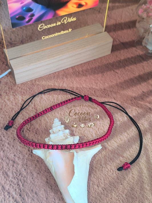 Ras de cou artisanal en macramé “Nœuds Précieux” – Création faite main