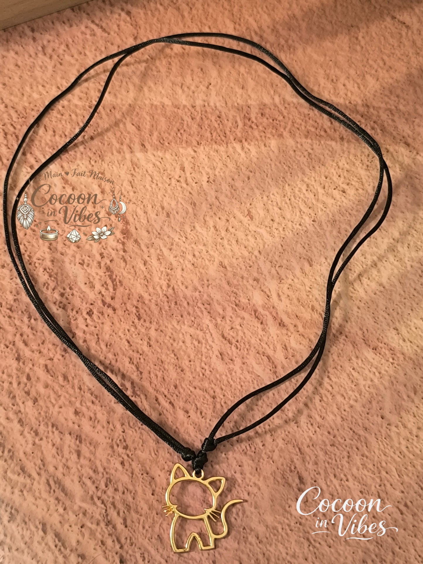 Collier pendentif chat Ajouré – Fait main personnalisable