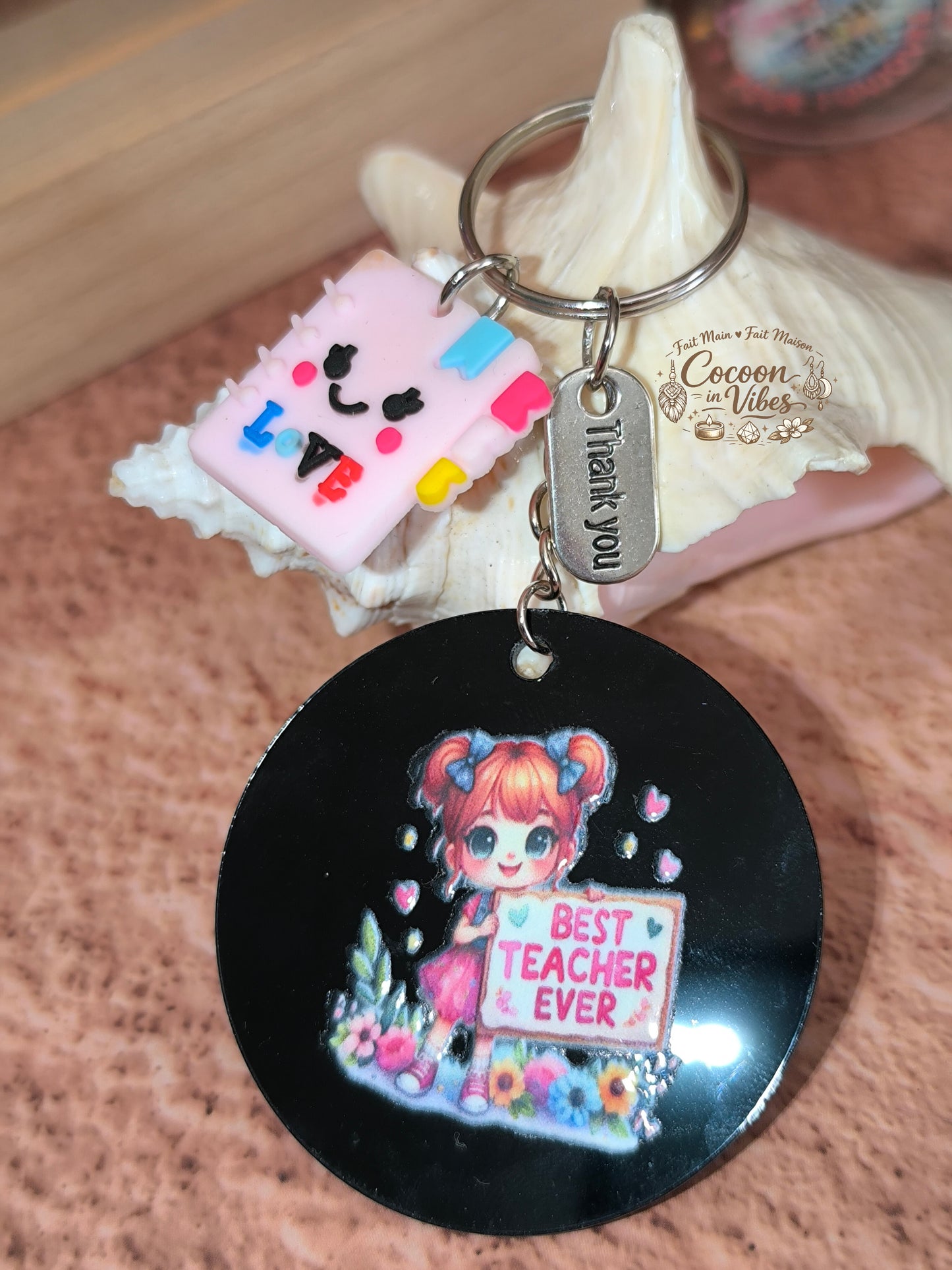 Porte-clé “Chère Maîtresse – Best Teacher Ever & Petit Carnet” – Modèle unique fait main