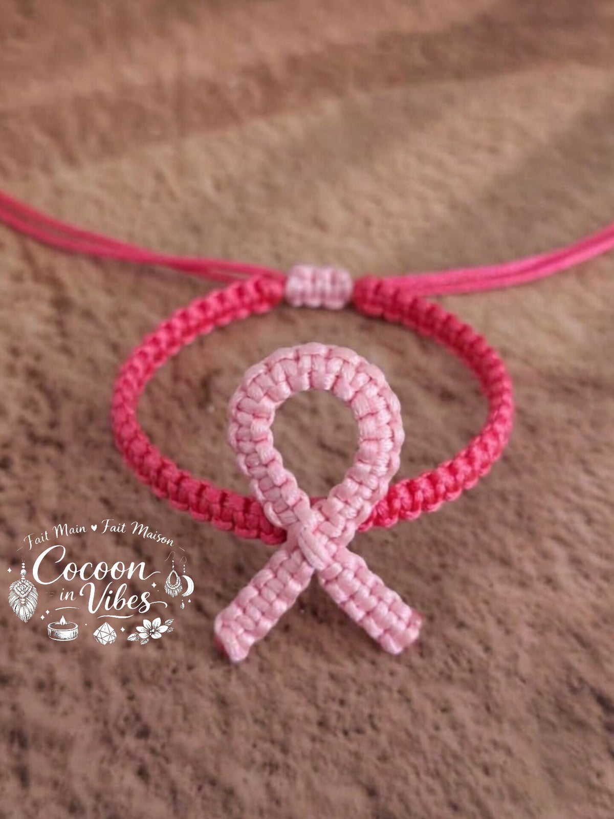 Bracelet Artisanal en Macramé Solidaire – Octobre Rose