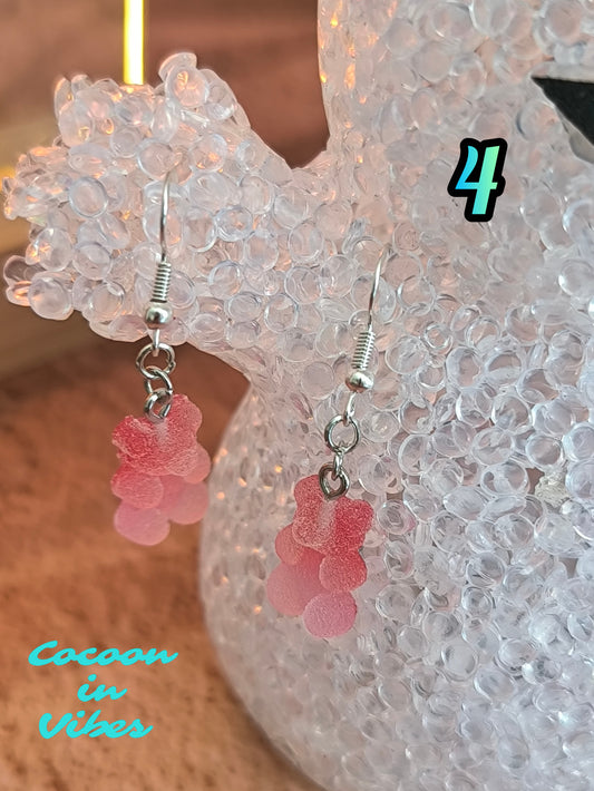 Boucles d’oreilles oursons “acidulés” n°4 – Rouge → Rose clair (effet sucre givré)