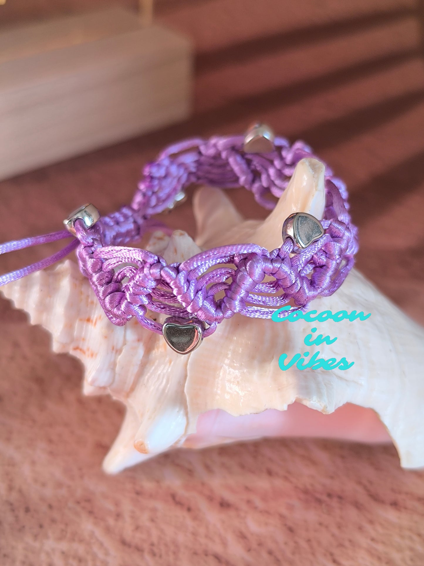 Bracelet Artisanal “Dentelle Satinée" – Parsemé de petits Cœurs
