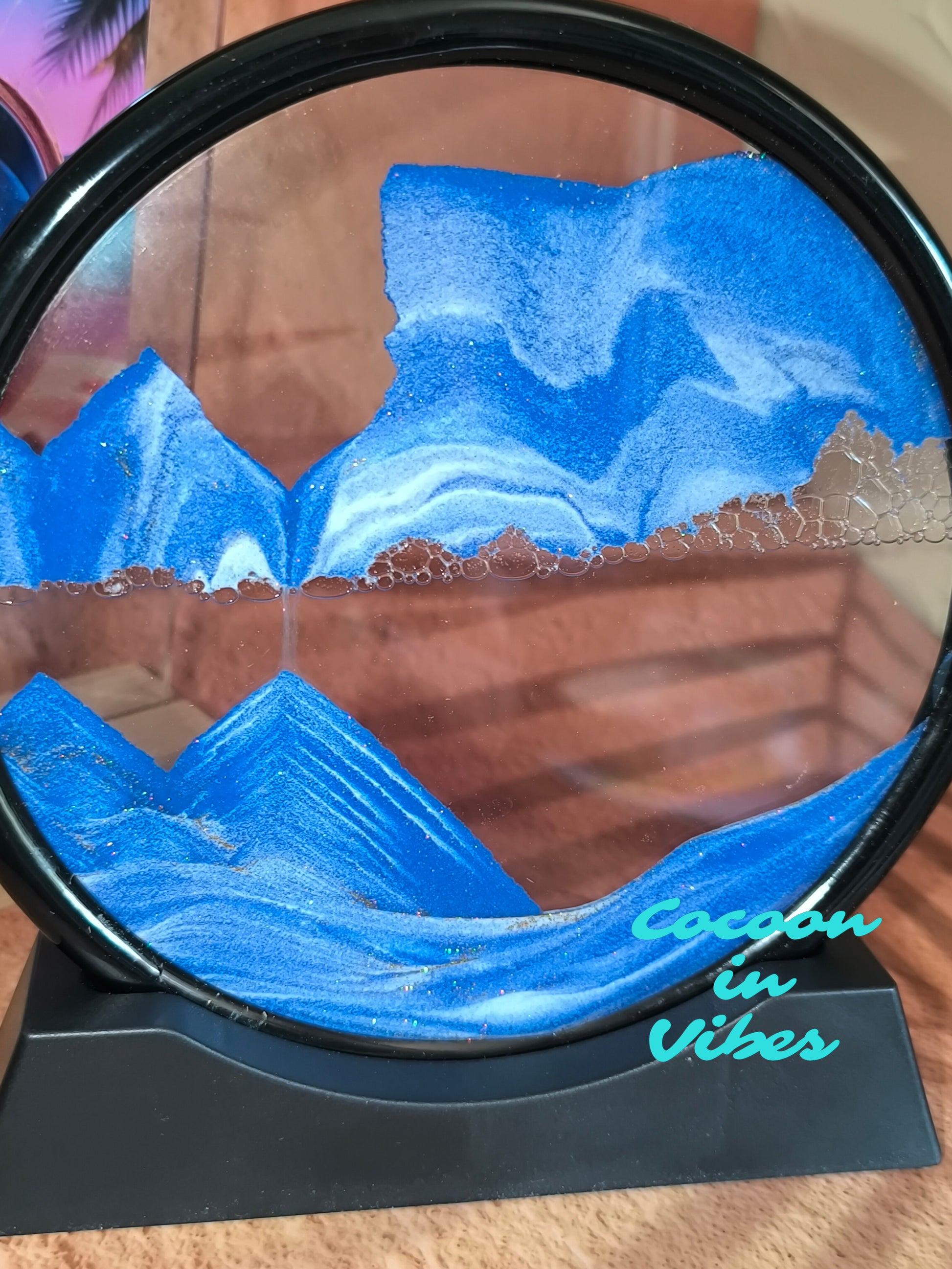 Sable Mouvant Bleu aux reflets dorés & paillettes magiques – L’évasion hypnotique venue de la mer...
