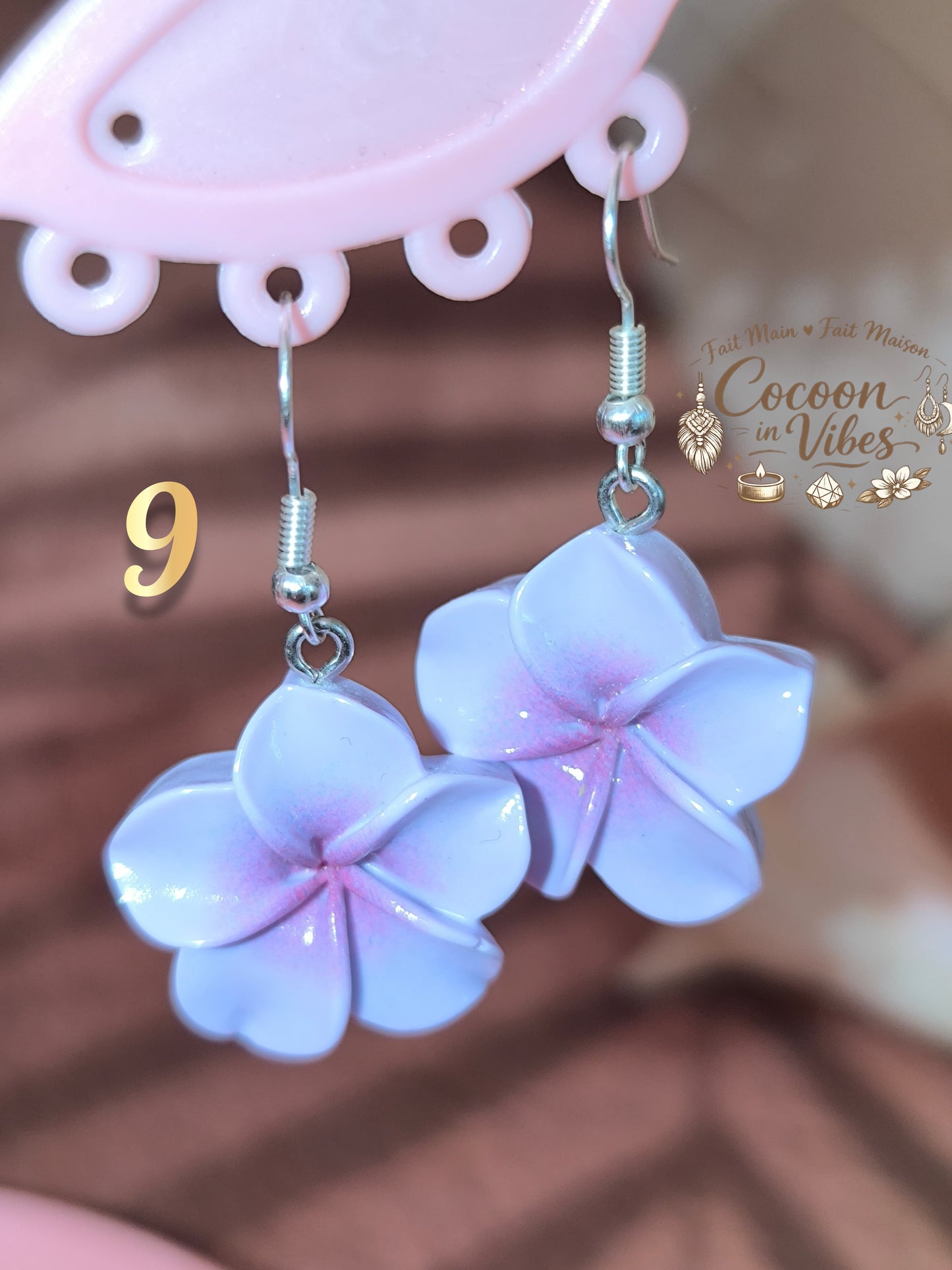 Boucles d’Oreilles "Fleurs de Monoï" — Création Artisanale