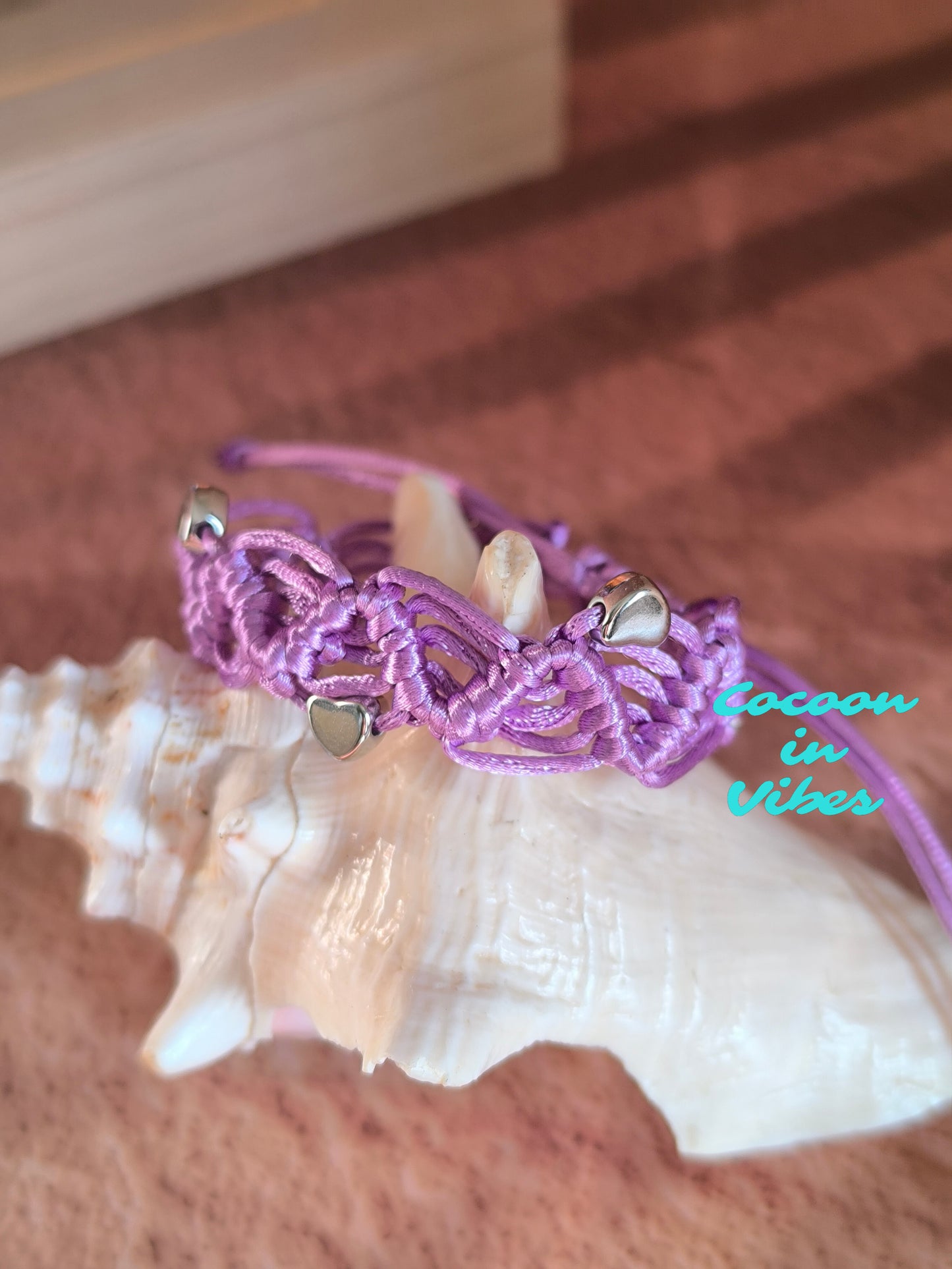 Bracelet Artisanal “Dentelle Satinée" – Parsemé de petits Cœurs