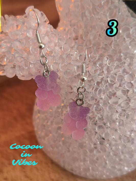Boucles d’oreilles oursons “acidulés” n°3 – Violet → Rose (effet sucre givré)