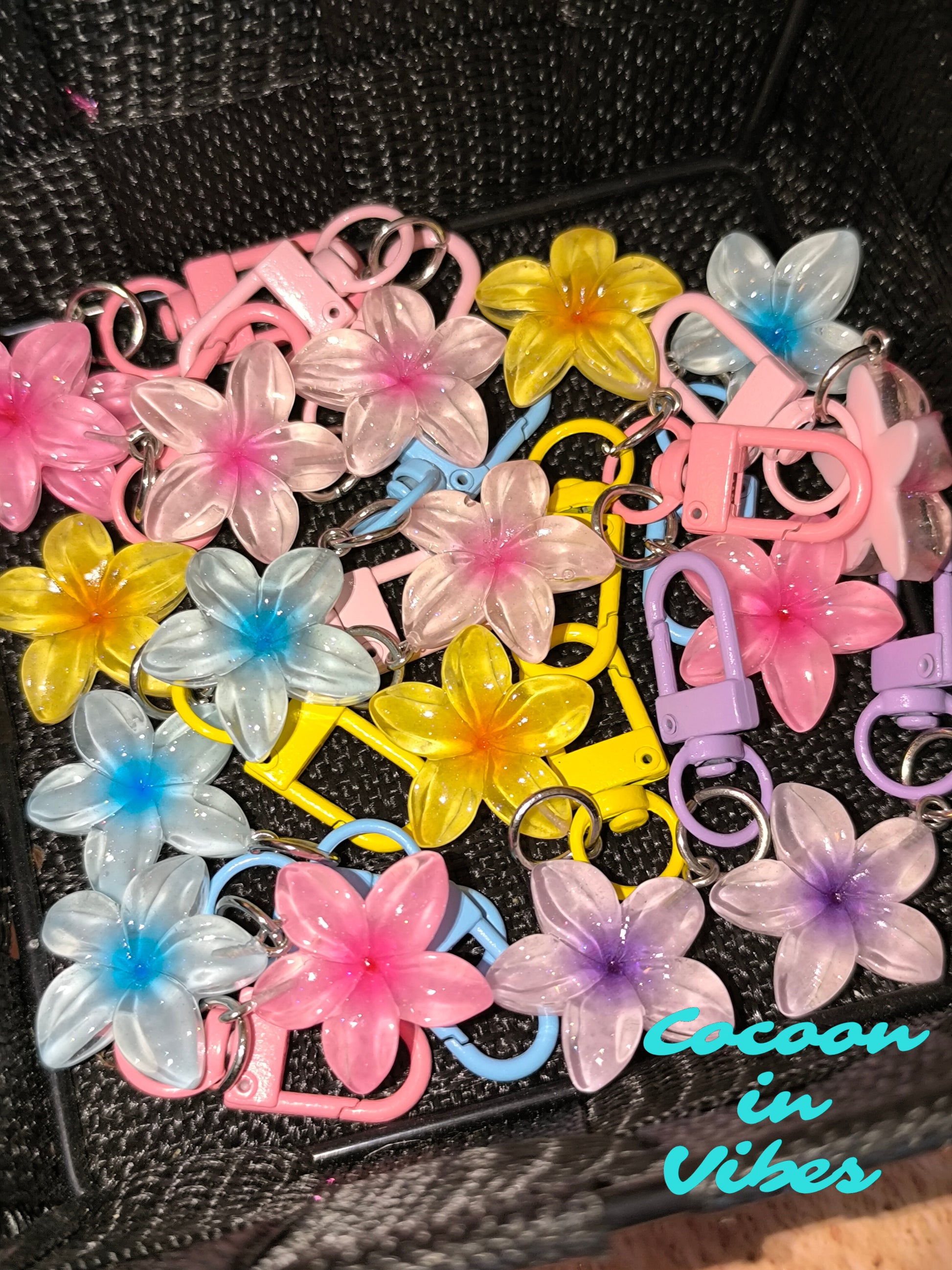 Bijou de Sac / Porte-Clés Fleur de Monoï – L’essence des iles toujours avec vous