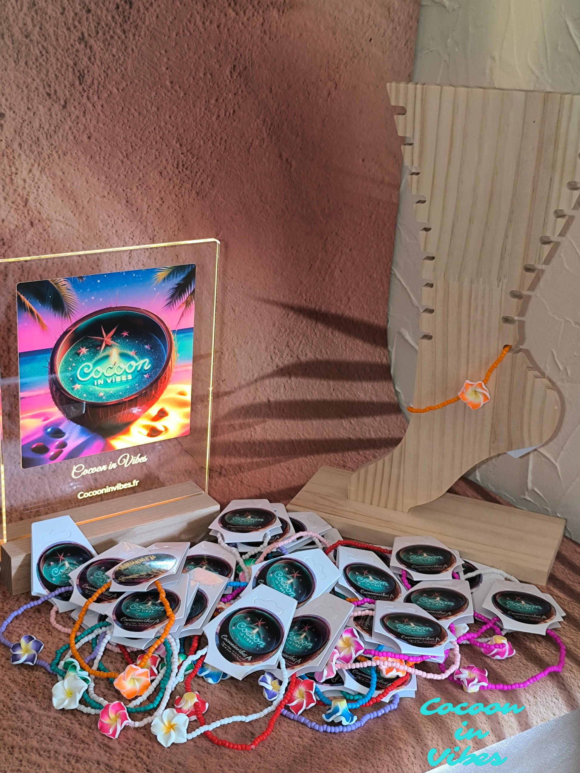 Bracelets de cheville en perles de rocaille & fleur de Monoï – L’invitation au voyage