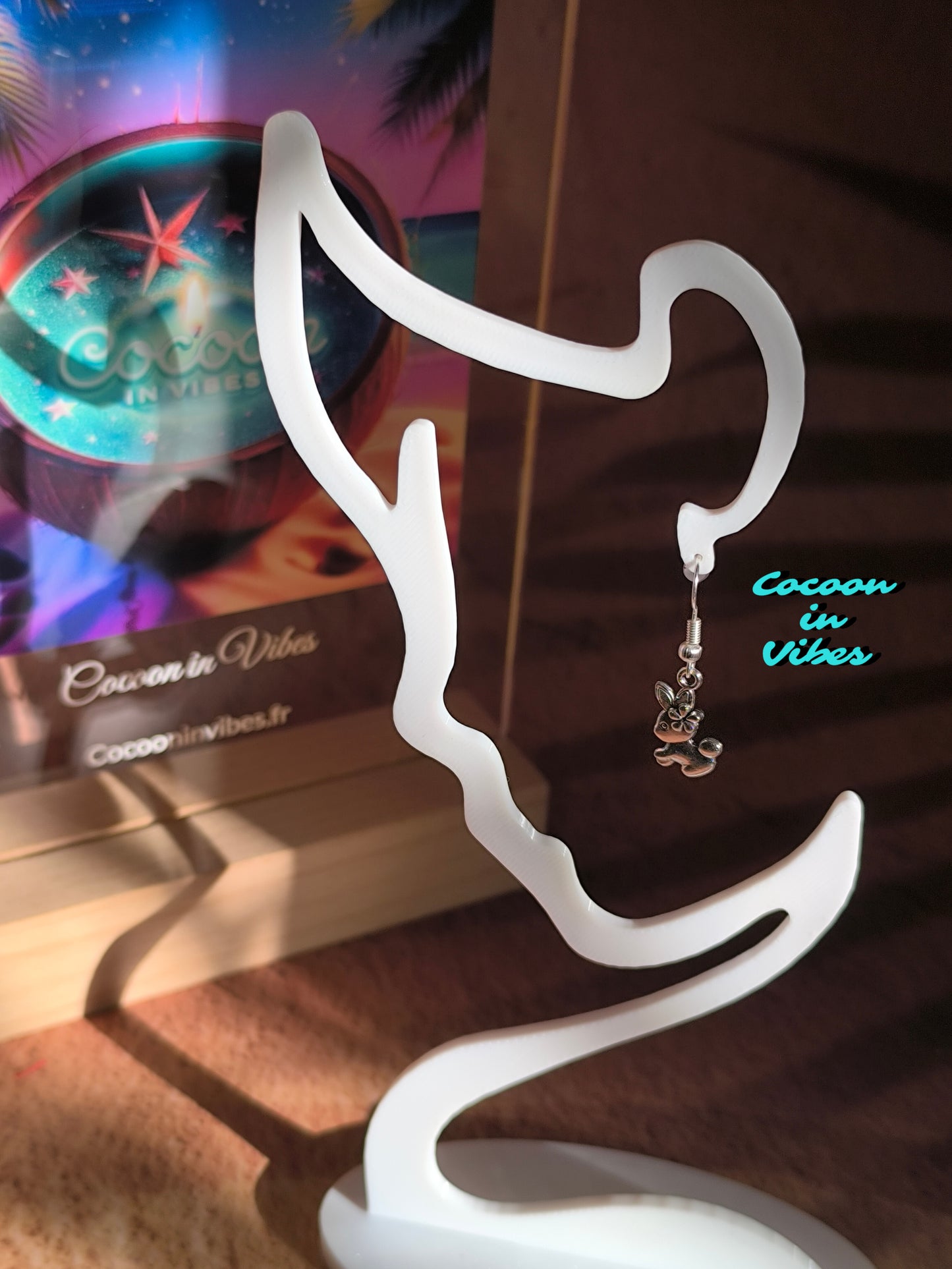 Boucles d’oreilles artisanales Lapin Printanier – Création Cocoon in Vibes ÉDITION LIMITÉE – Acier inoxydable hypoallergénique